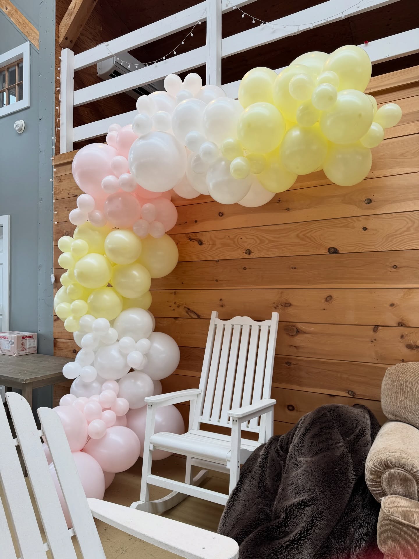 Sunshine baby shower!
#babyshowerballoongarland #balloongarland #pippyspoppinballoons