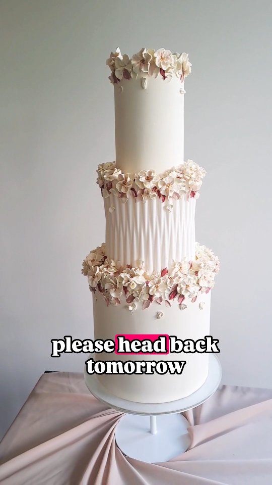 To freeze or not to freeze cakes ... that is the question
Do you freeze your cakes? Do you hear all sorts of opinions on whether it's a good or bad thing to do?
Well here is the science to help you make that decision.
#caketips #cakeschool #baking