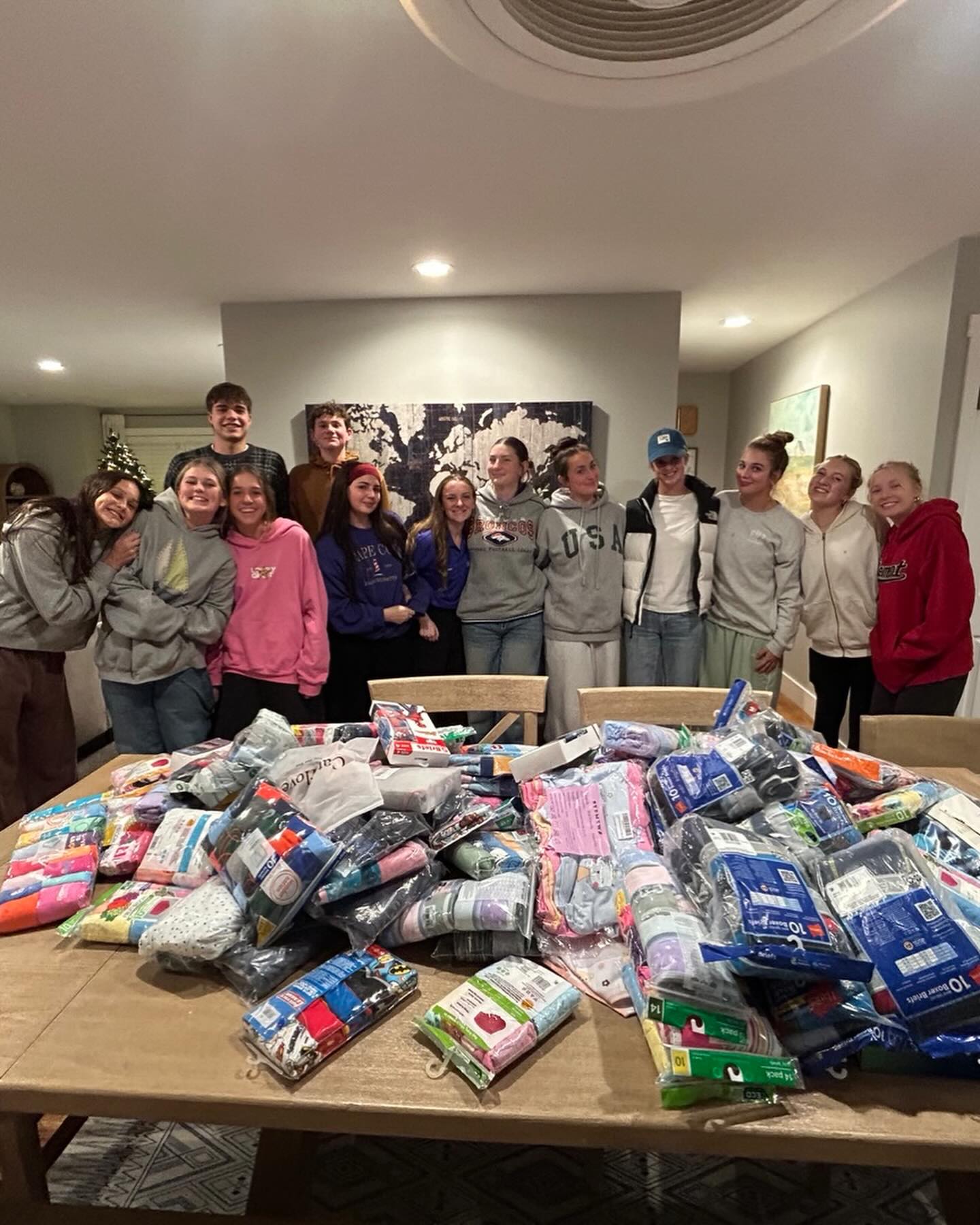 So proud of our Lifting Lives Youth Ambassadors this school year!
We’ve got 20+ amazing students from SIX different high schools stepping up and making a real impact.
For one of their very first activities, they collected 1,200 pairs of underwear 🤍👏 — all of which will be distributed on our upcoming trip to Kenya. Talk about starting strong!