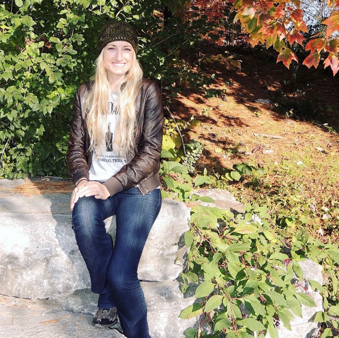 I find it BONKERS that #2016 was a decade ago. Absolutely bonkers. Looking back it was quite the pivotal year!
-I was so proud to buy my very first home, down on the Harpeth River. It was cute and small and perfect and I cry a little bit thinking about my insanely low interest rate 🥲
-I got engaged! 💍
-Brody and I performed at writers’ rounds in Nashville 🎶
-I left the Operating Room after 5 years to pursue Labor & Delivery 👩🏼⚕️
-I joined an all female competitive shooting group and did lots of CrossFit 💪🏼
-Brody and I did LOTS of hiking and camping 🏕️
-I hosted my very first Thanksgiving 🦃 It was almost a disaster because my fridge broke the day before but we found a way!
-After a 2.5 year break, I got back in the saddle and entered a barrel race again, winning some money in the 3D on Merc! 🐎🩷
-Lots of concerts 🎵🥰
(Also, PS - just for the record, I was obsessed with “Closer” by The Chainsmokers in 2016 but apparently it’s not an option on IG, so…boo 🤣)