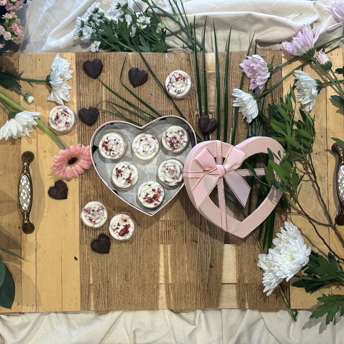 Made with fresh raspberries, creamy white chocolate, and crafted by hand 🤍
You can DM me here on Instagram to place your order and secure yours for Valentine’s Day 💕
Limited batches available.
#FreshRaspberry #HandcraftedChocolate #ValentinesTreat #ChocolateLovers #ArtisanSweets #OrderViaDM #smallbatchchocolate