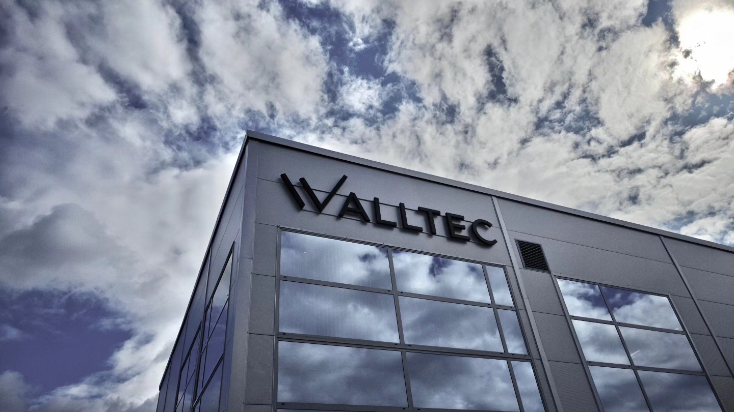 There’s nothing like seeing your design come to life on a building. Strong brands deserve strong logos. 😎
#design #branding #logo #creative #inspiration #aesthetic #minimaldesign #modernbranding #graphicdesigner #instadesign