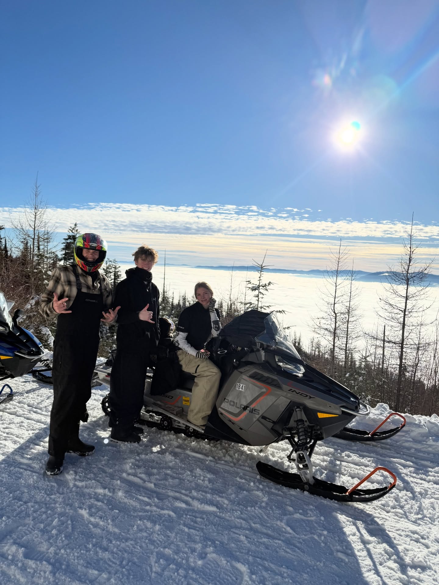 Everybody loves a good inversion! There is something otherworldly about sitting just above a rolling sea of clouds. The rugged mountain tops peeking through in the distance. The warm, calm air and sunshine on your shoulders. Experience it yourself, schedule your snowmobile tour today : SnowmobileWhitefish.com ☀️
•
•
•
•
•
•
#whitefishmarine #whitefishmontana #whitefish #snowmobiletours #explorewhitefish