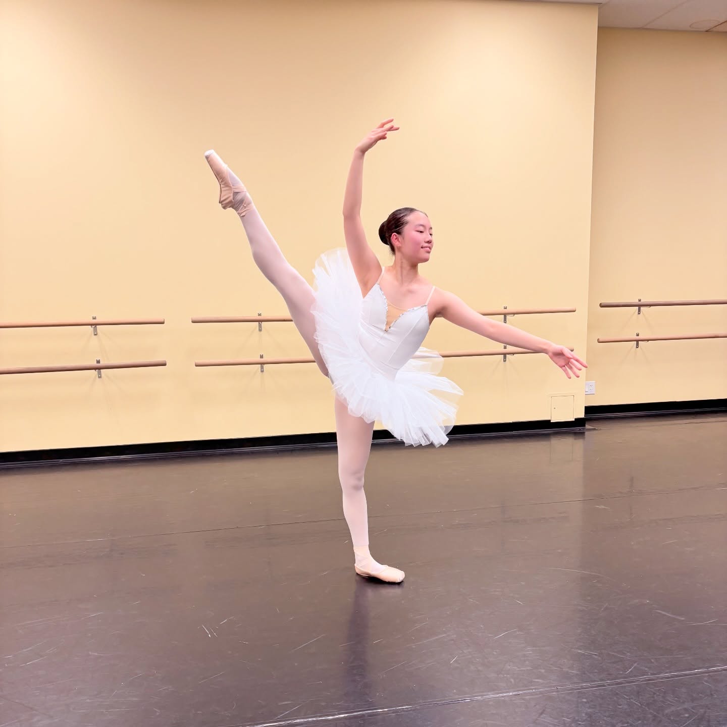 Solo dance in progress 🩰
With the costume ready and technique refined, this piece is one step closer to the stage ✨#ballet #balletschool #balletstudents #balletstudiotamara❤️❤️ #balletphotography