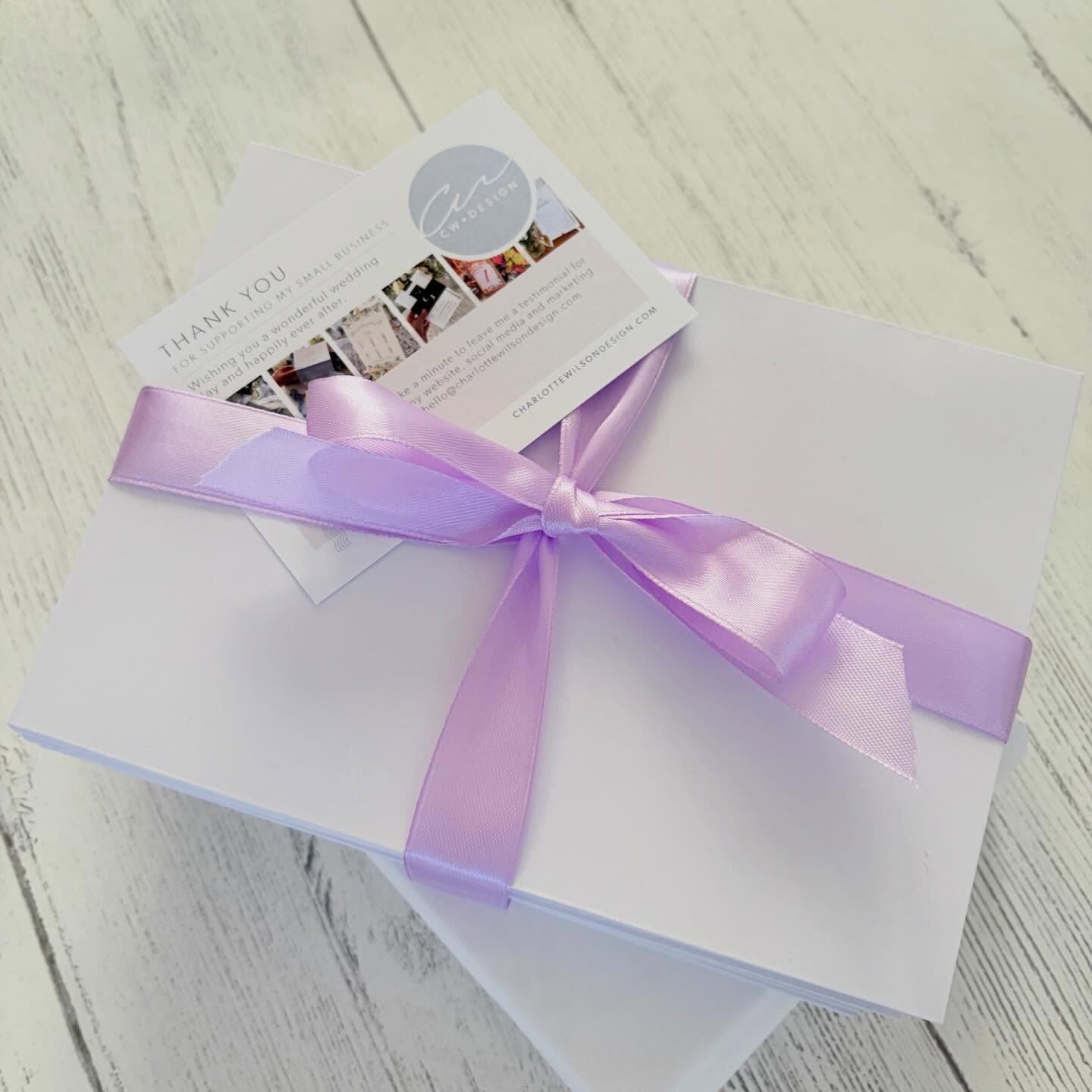 WITH THANKS 💌 // Collection day for E&S's big day! It's been an absolute pleasure creating your invitations and I'm excited for what's next in your stationery journey.
#handmadeinvites #weddinginvitations #weddinginvites #iamcwdesign #lovinglymadeinwestsussex