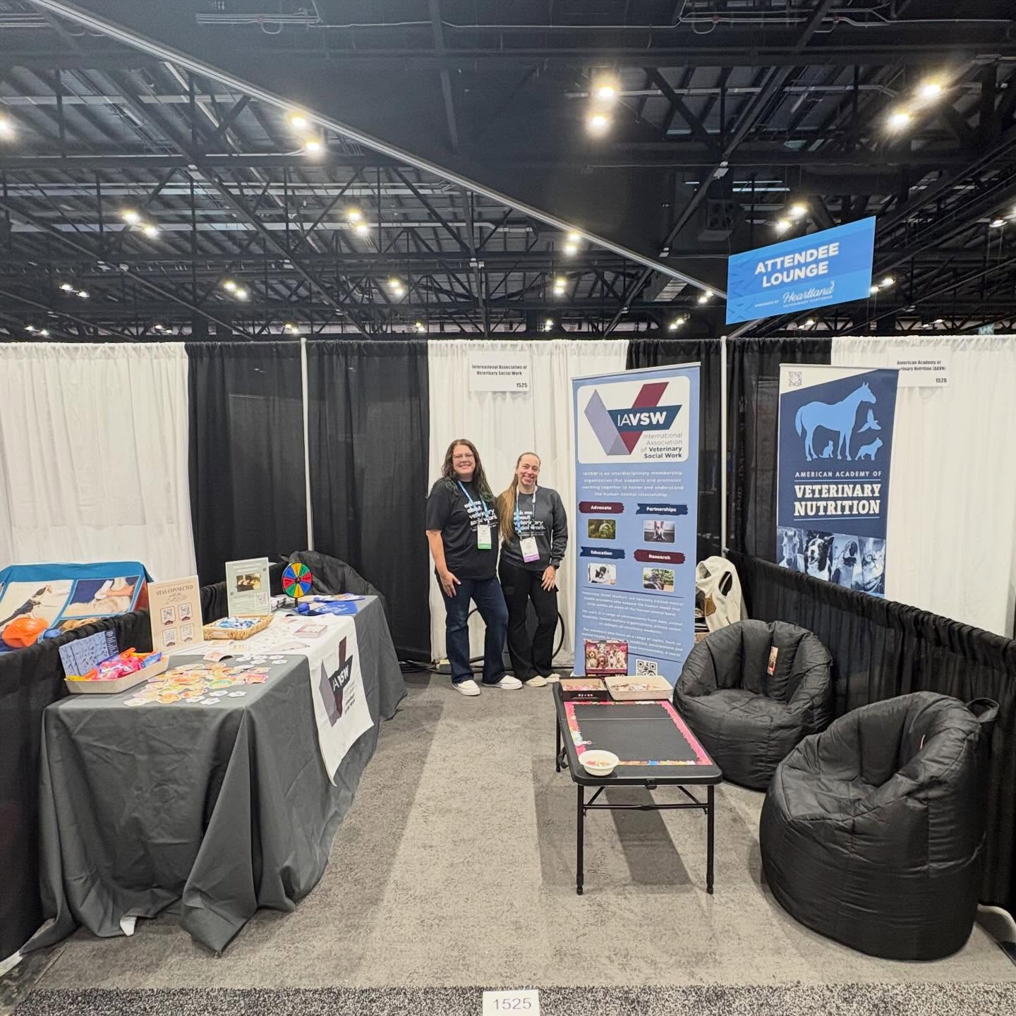 If you are attending #vmx this week be sure to stop by booth 1525 to connect and get some swag! #veterinarysocialwork #vsw #humananimalbond