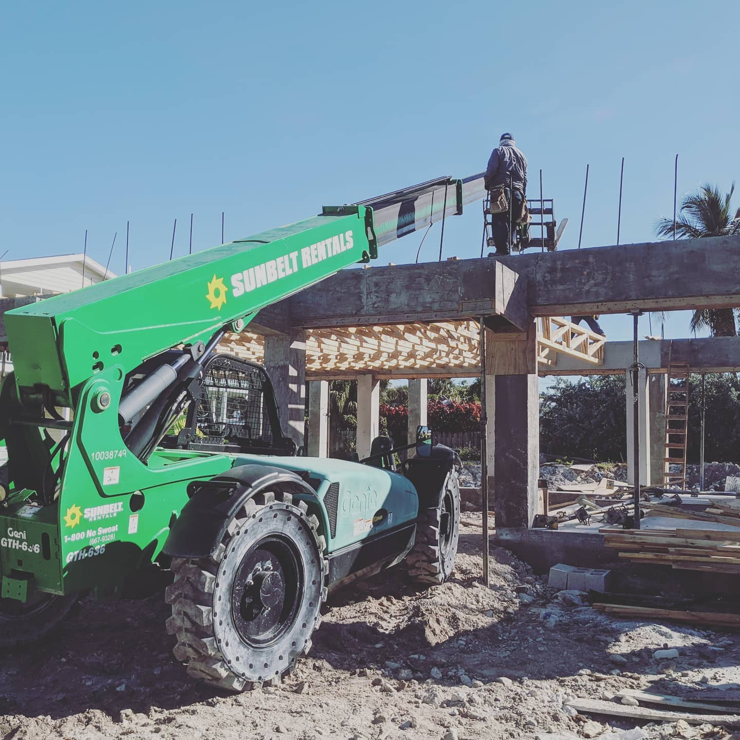 Floor trusses going up in this beautiful Keys home.