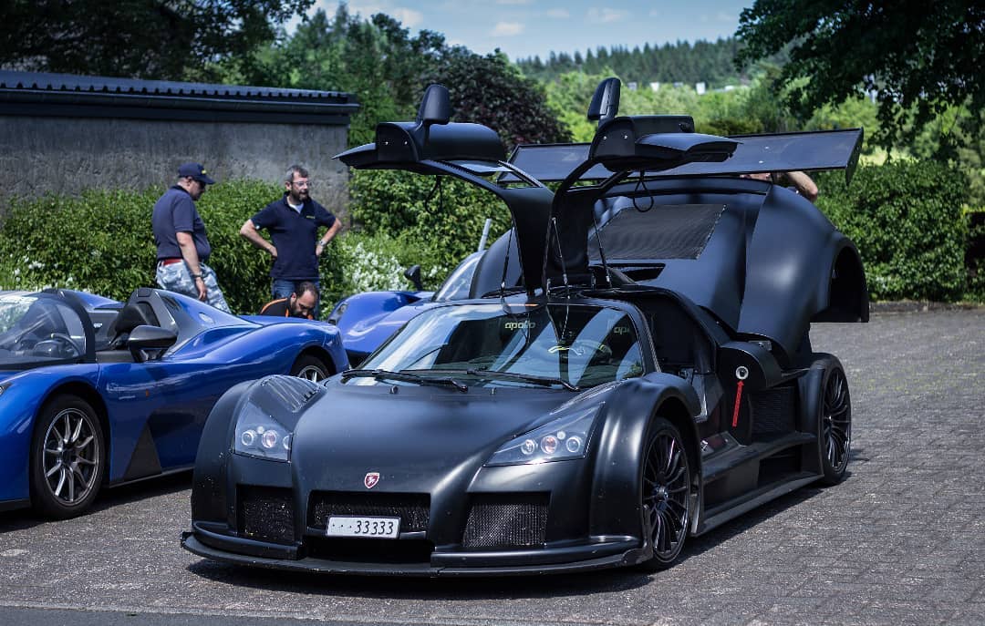 Situation is improving here, borders are now open and travel restriction less... strict. We should have more news on the 1st of July but our cars are ready to hit the track! We can't wait to see all our friends in our parking again, like the past years.
#nurburgring #nordschleife #greenhell #touristenfahrten #trackday #tracktoy #racetrack #racecar #race #racing #becauseracecar #motorsport #fastcar #sportscar #carporn #carsofinstagram #carspotting #petrolhead #car #auto #gumpert #apollo #dallara #ringspeedmotorsport