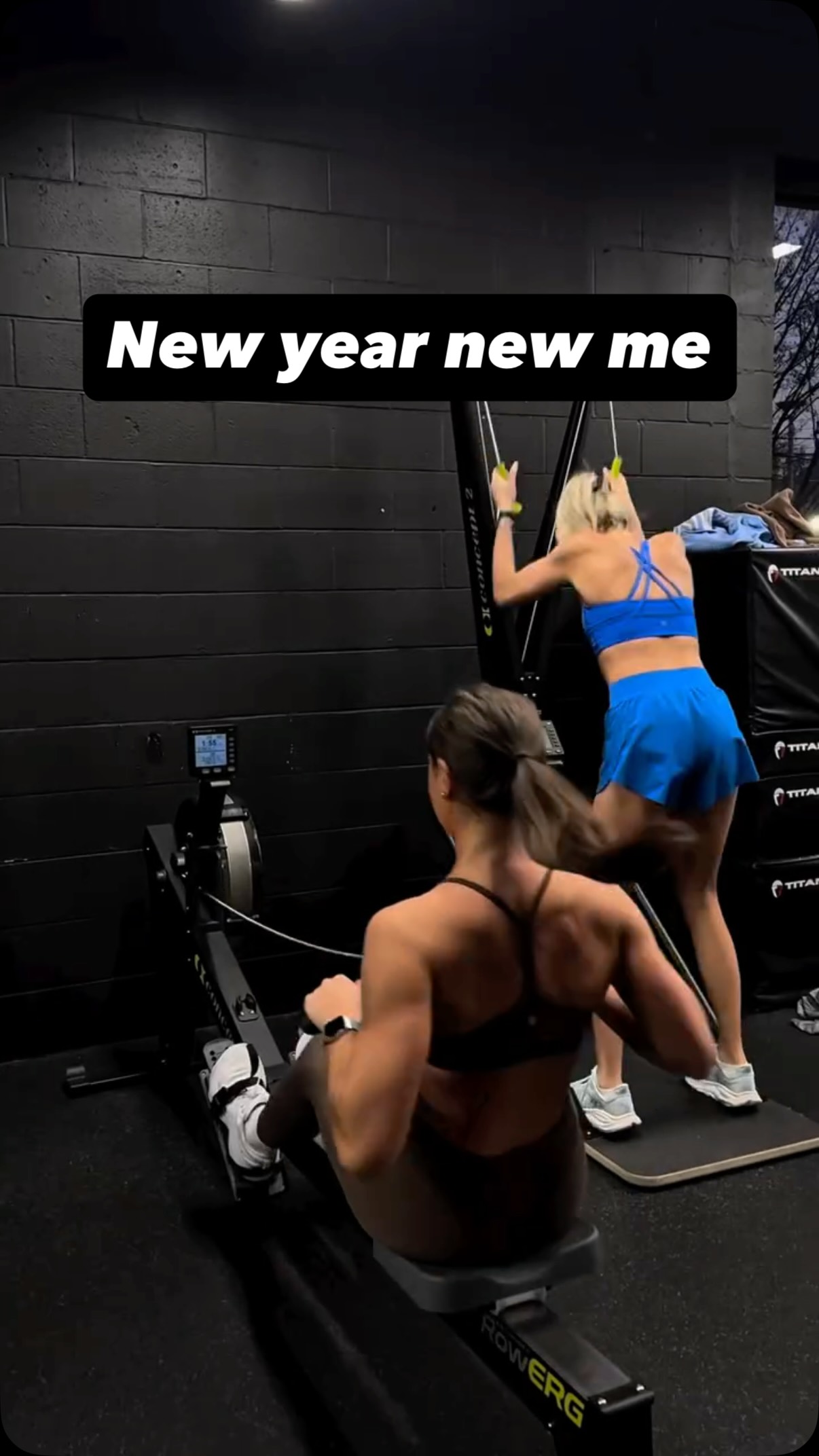 Our 6AM class started 2026 off strong with an upper body session with coach @briggs_dad
-Today is the last day of our new year’s sale with discounts on unlimited group classes and class packs 💪
-Sign up the link is in our bio
-If youre looking to try a class shoot us a DM for a free pass 🤝