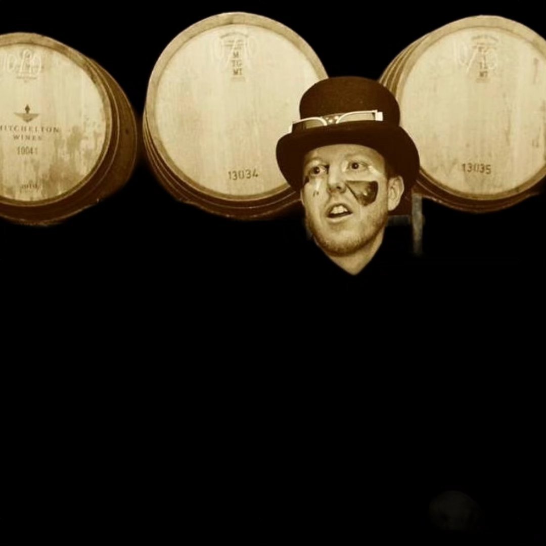 Join us tomorrow at @lomondhotel and crack open a barrel or two.
We're wrapping up our Sunday afternoon residencies and we're going out with a bang.
2 sets of music
Kid friendly
Food and drinks
Music from 5pm
See you there!