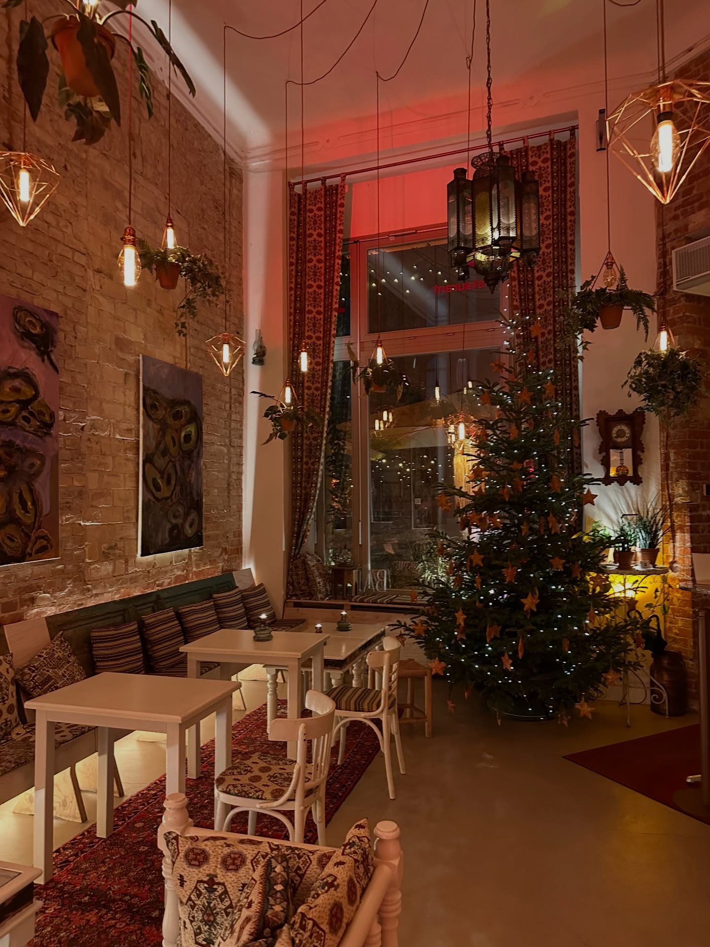 Sometimes Berlin just surprises.. eat where you are, don’t chase the next 4,9 at TripAdvisor. Visit www.travel2berlin.com