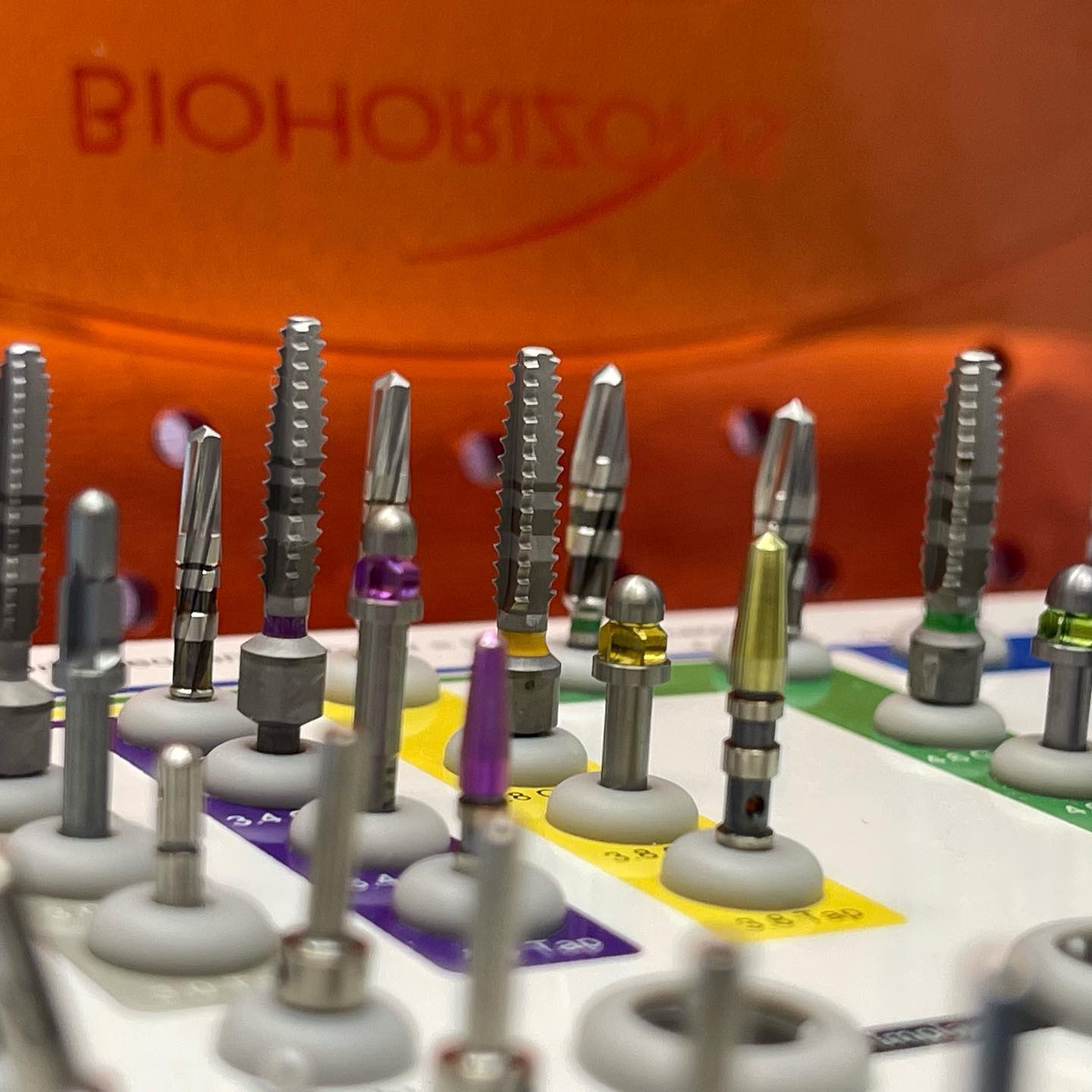 Biohorizons: preparado para cirugia 🔻
🔻
🔻
🔻
🔻
⭐️ Hoy día es una realidad! nuestra nueva tecnología para rehabilitación oral mediante flujo de trabajo digital: escaneo intraoral, diseño digital de restauración, y creación Robotizada, mediante fresado e impresión 3D de coronas y PPF en zirconio, incrustaciones en zirconio o ceromeros, entre muchas otras opciones de rehabilitación
🔻
🔻
#implandent #formlabs #dralinaquintero #rehabilitacionoral #odontologiaarmenia #rehabilitacionoralarmenia #implantesdentalesarmenia #odontologia3d #odontologiaestética #armeniaquindio #esteticadental #shining3d #OdontologiaCADCAM #odontologíadealtacomplejidad #DrHectorAndresQuintero #Dentistrylove #Dentistrylife #Odontologiadigital
