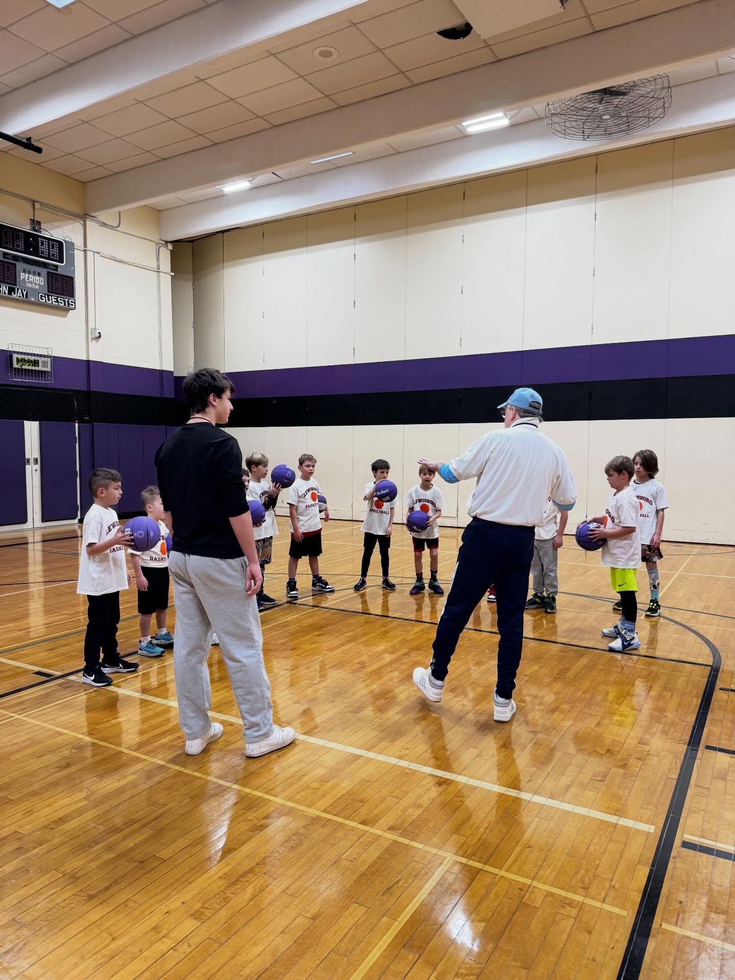 We had a busy first day of Mini Basketball (grades 1&2) this past Saturday, 1/17! Coach Mike Yurus, along with his assistants, had a great time working with all 5 sessions. ๐๐