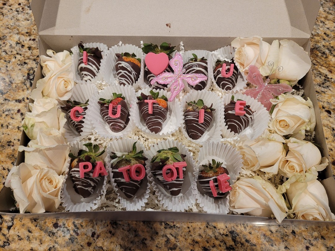 Amazing gift idea for her. #chocolate #chocolatelover #chocolatecoveredstrawberries #chocolatecoveredstrawberries #chocolatecovered #chocolatecoveredtreats #chocolatecoveredstrawberry #cutiepatootie #cutiepatootie #gift #gifts #giftbox #giftideas #giftsforher #treat #treats #treatbox #treatyoself #treatyourself #love #loveyou #delicious #deliciousdesserts #deliciousdessert #deliciousdessertboxes #Romantic #romantic #romanticideas #romanticideasforher #romanticidea