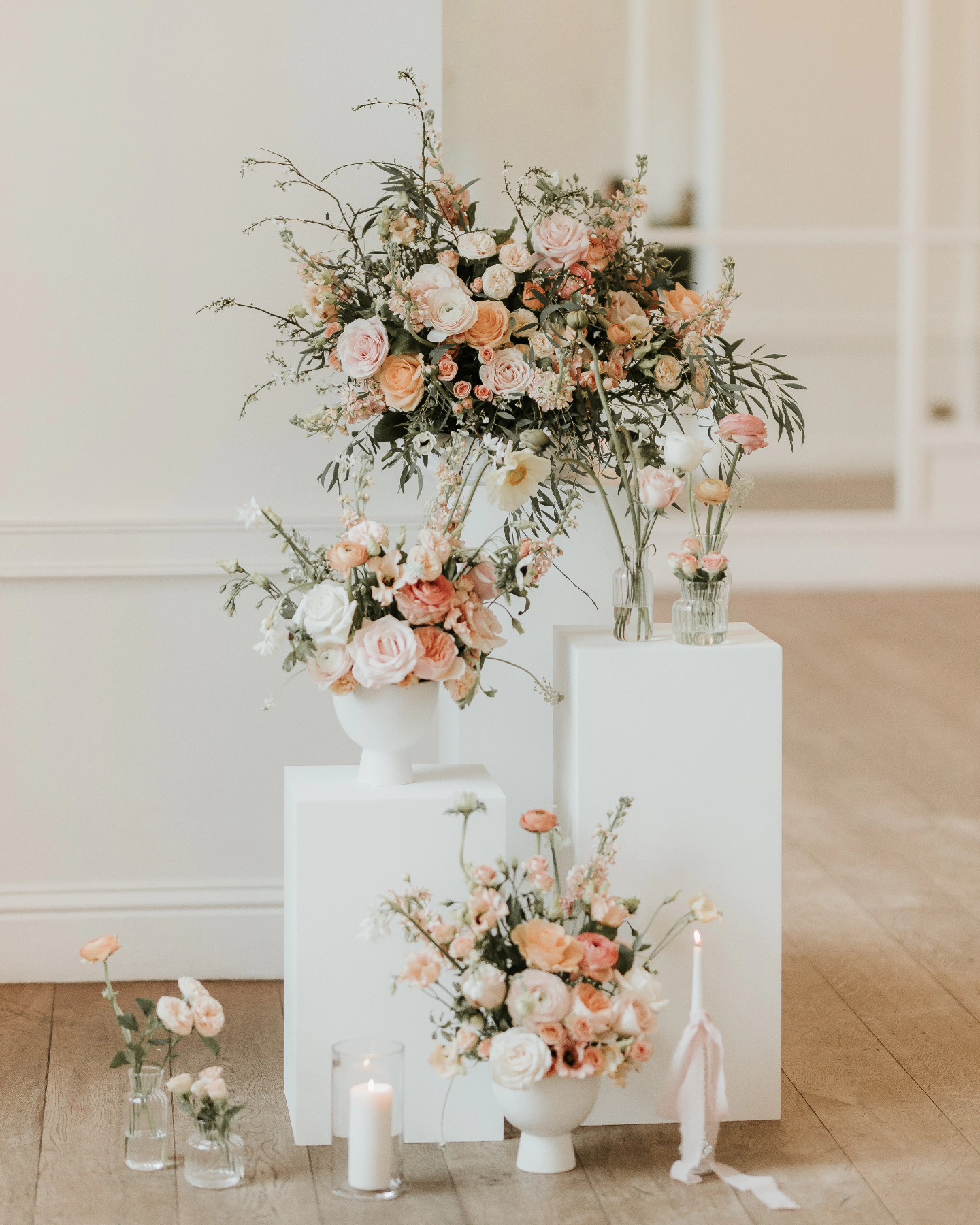 I always encourage couples to reuse decor and florals wherever possible.
Using plinths for your ceremony decor makes that really easy. Whether they are placed at the entrance to the space, the top of the aisle or by a welcome sign - they can simply be picked up and moved after the ceremony and reused for your reception.
Super versatile and they look great 👌
We've invested in 2x sets of 3 different heights for this season to they can be hired individually, as a set 3 or 6, so lots of options depending on your styling plans.
Photography
@sophieruckphotography
Venue @norwoodng25
Cake @nicoleoliviacakes
Florals @flower_fairy81
Bridal @bellammebridal
Menswear @geremenswear
Veils @rebeccaannedesigns
Headpieces @saintbethofficial2
Silk Hair Bow @millesaisons
Lingerie @katebeaumont
Styling @twoeightoneltd
Stationery @ellistateweddings
Silk Ribbon @bertieandfred
Hair @alisonrjenner
MUA @theglamourloungenewark
Models @hisandhers_collective
Jewellery @kiriandbelle
Confetti @yourconfetti
#twoeightone #peachfuzz #ceremonydecor #aisledecor #peachwedding #peachflowers #plinth #floraldisplay