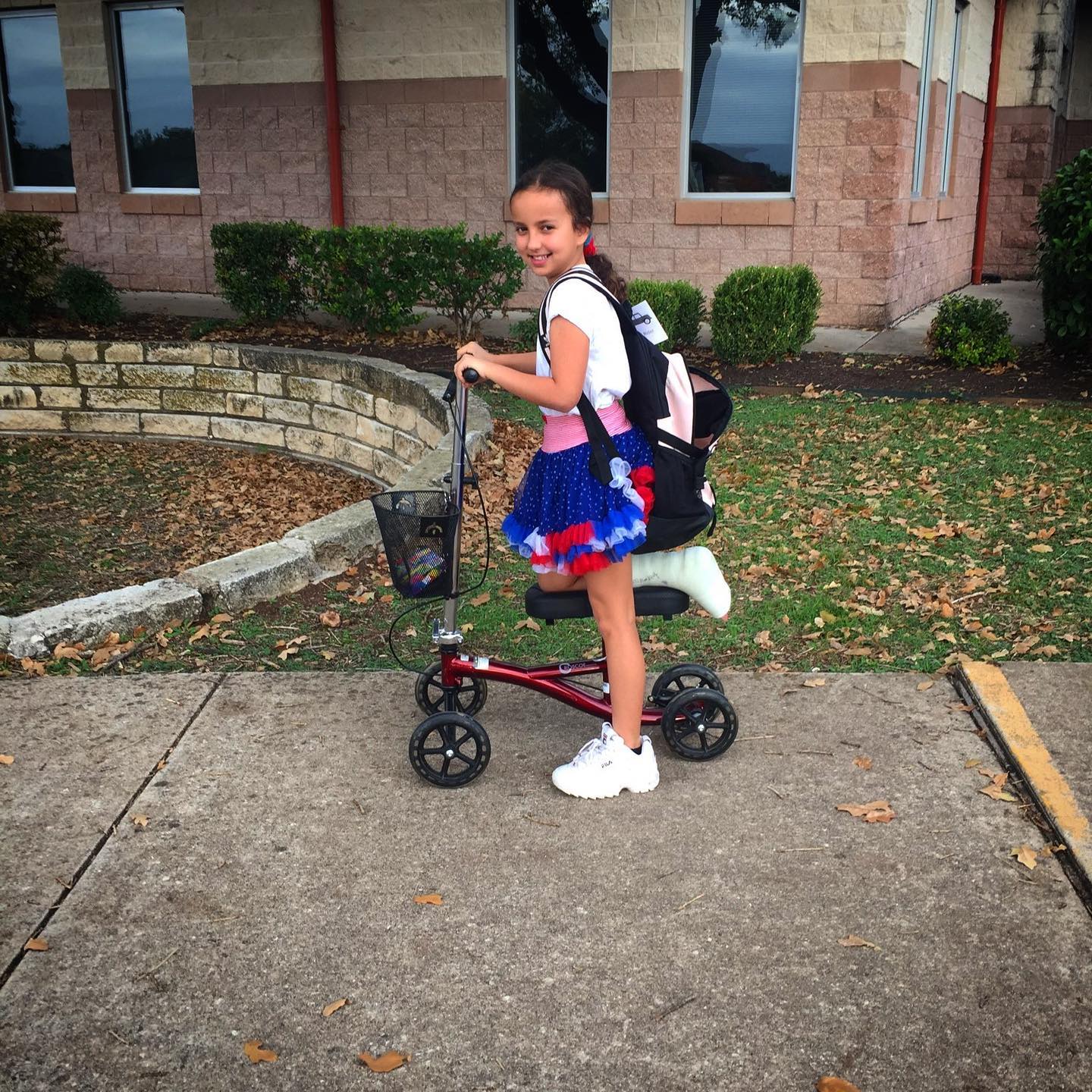 Happy Veterans Day from our adorable customer! Thank you!
#austinkneescooter #kneescooter #veteransday #kneescooterlife #redwhiteandblue #austin #texas