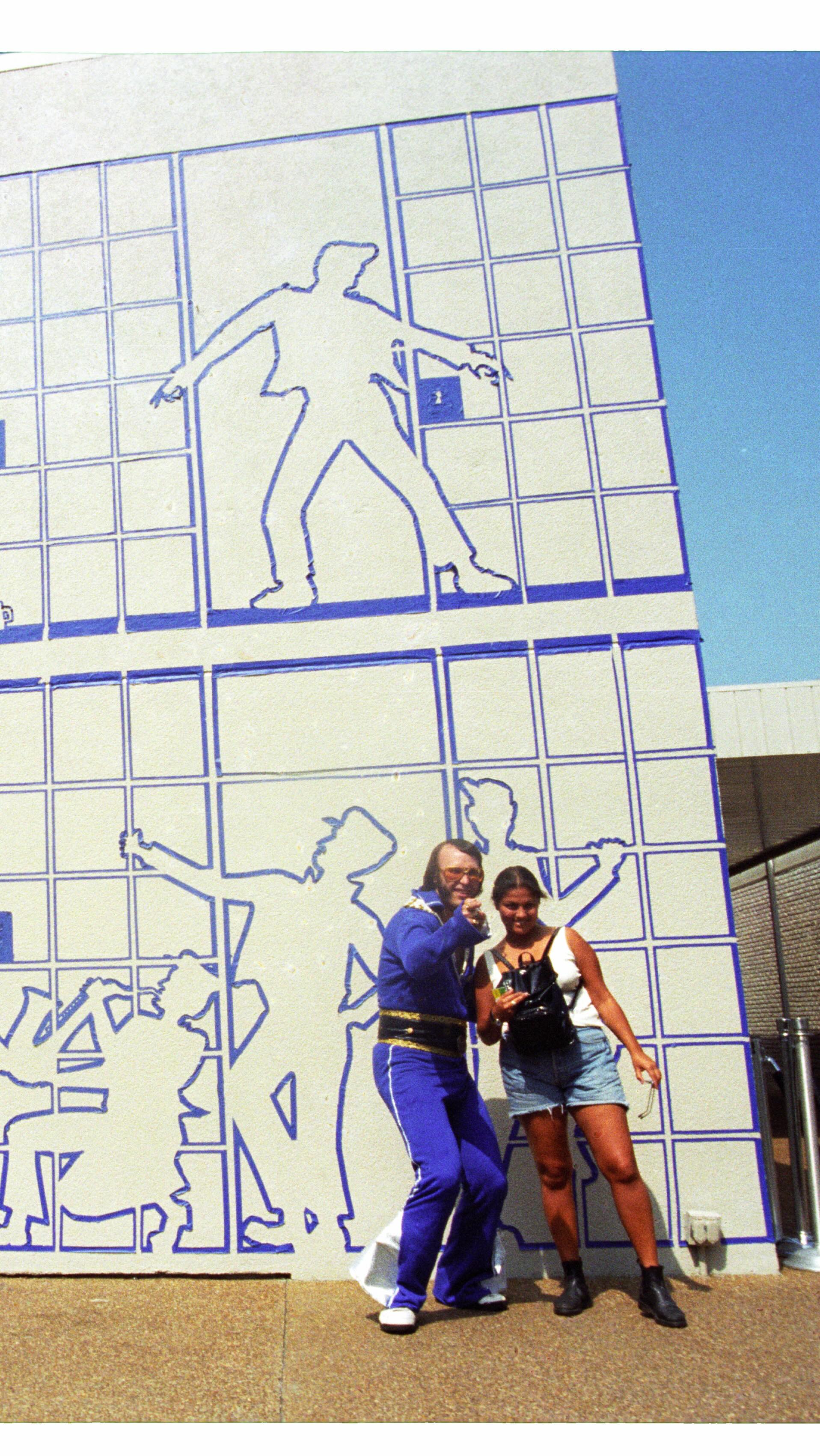 Michael’s mom is moving! Out of the bowels of her basement we have uncovered an old velvet Elvis Michael bought in the 90s. Elvis has always been the chocolate to Tape Art’s peanut butter.
#tapeart #velvetelvis #elvis #graceland #memories