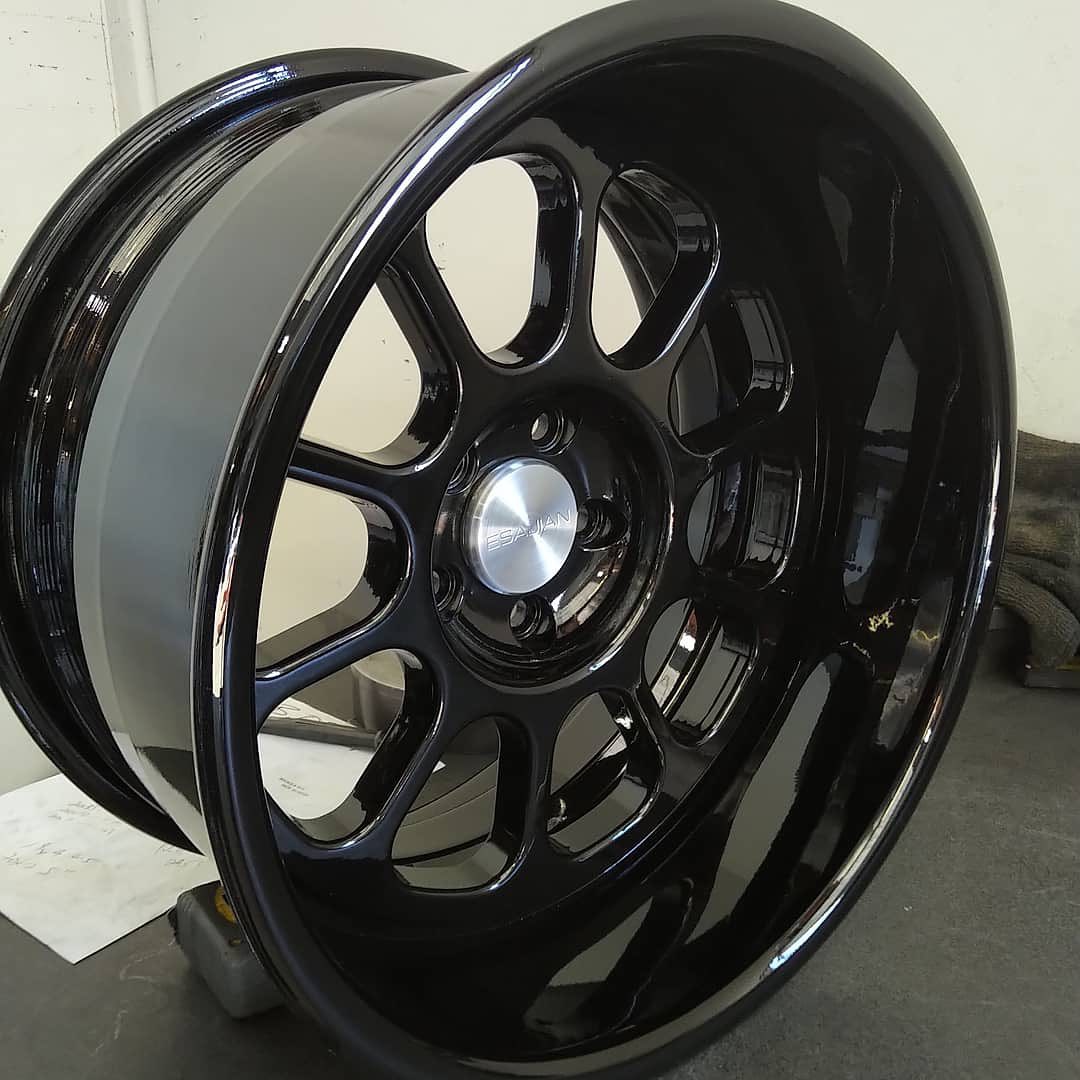 GT2 gloss black soft lip rim