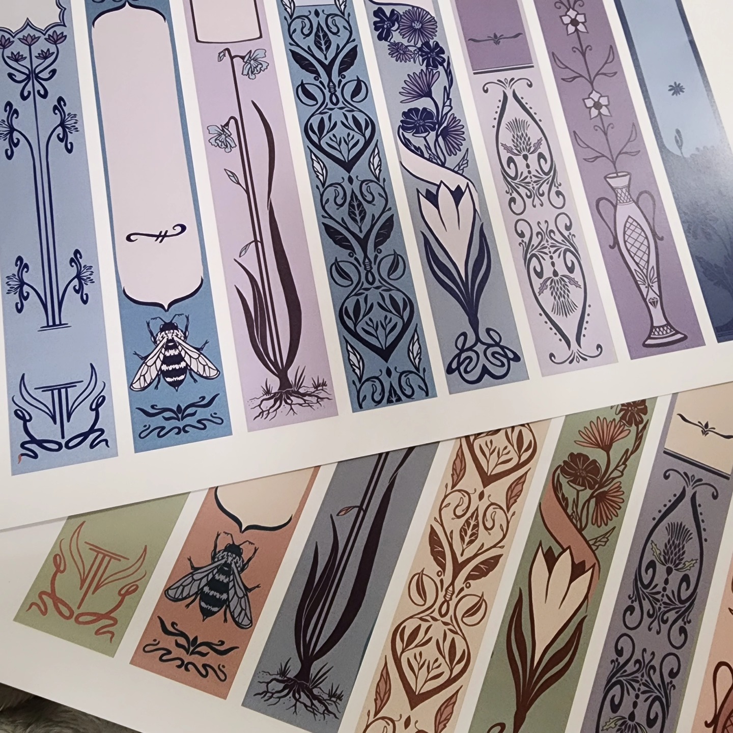 Test prints are looking 👌- any guesses what series will be coming to you next??? 👀
#dustjackets #bookstagram #books #covers #booktok #bookshelf #bookworm #bookishmerch