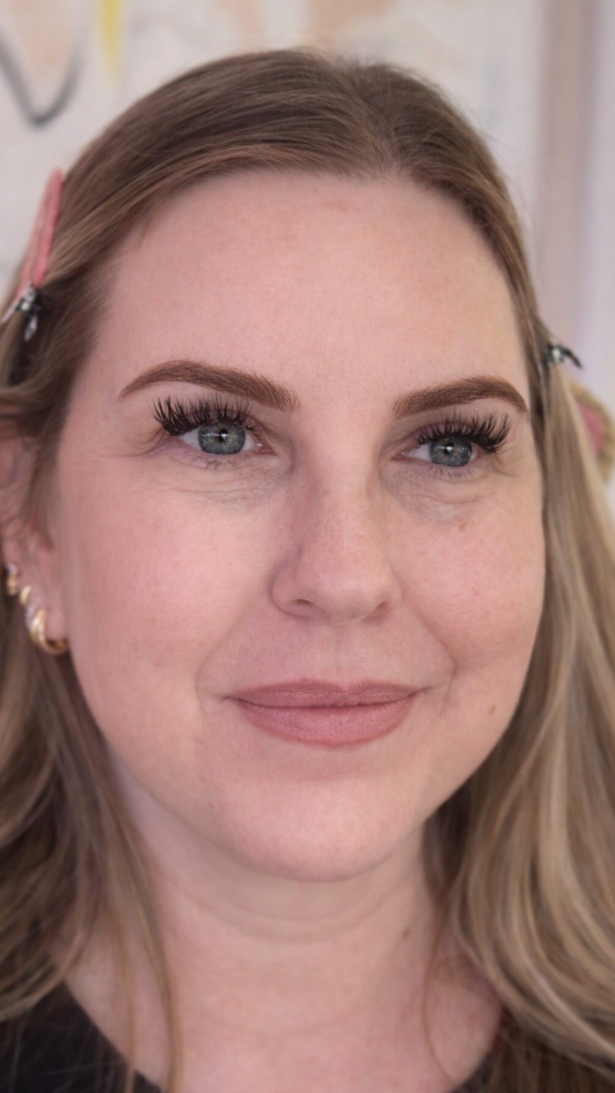 Low maintenance brows that still look polished 💁🏻♀️
#delraybeachsalon #brows #hybridbrows #browshaping #delraybeachbrows