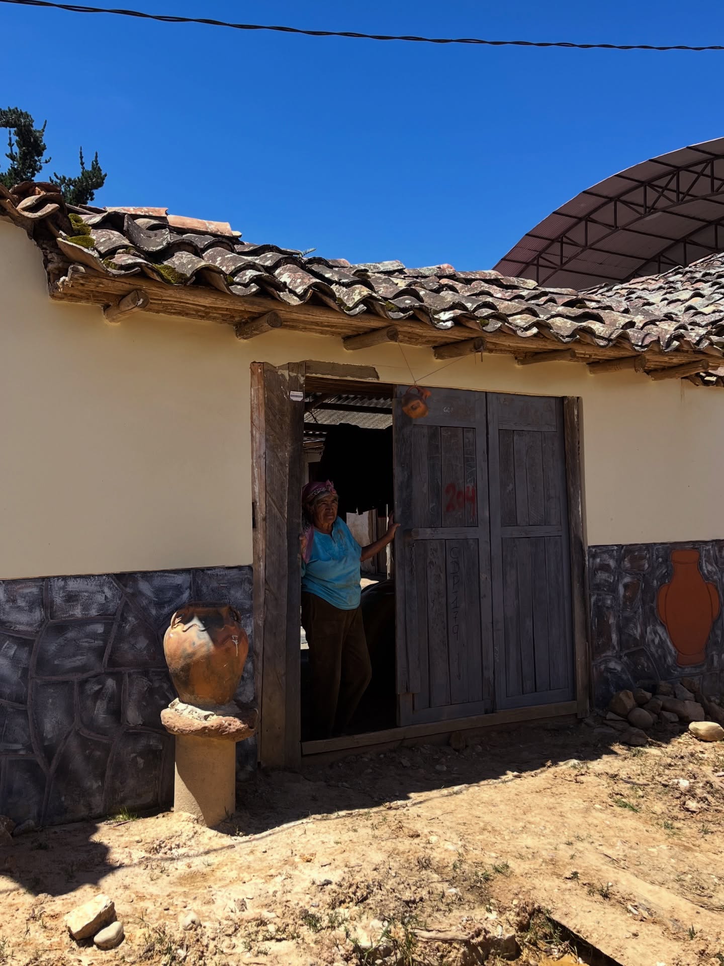 Distillation Diaries: Project Destilador
“Leading up to the start of the residency, I resisted the urge to pre-plan what I would make; instead, I wanted to listen, learn, and observe with my feet on the ground and allow myself to become inspired sensorially.
It was not until I arrived, got my bearings, and took a long thought filled walk to the gorgeous Gocta waterfall, a four to five hour round trip spent traipsing past trapiches for the local production of sugarcane based panela, guarapo, and cañazo, that the mission presented itself to me, to distill hyper local ingredients using a distiller built from local pottery”
Read more at drinkaseat.com ✨
#Huancas #Gocta #Amazonas #Peru