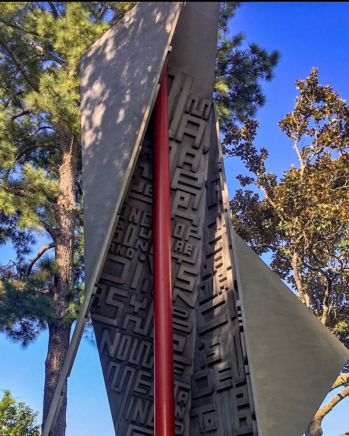 The “Red Stick” sculpture, located on the bluff of the Mississippi River at Southern University’s campus. It represents the way Baton Rouge, LA got its name - le baton rouge”. #epiphanystudiosinc #epiphanystudiosbr #instadaily #instagood #instaphoto #photogram #capture #photographydaily #PhotographyIsLife #iphoneography #camera #composition #followme #followforfollowback #follow #photooftheday #picoftheday #lifestylephotography #architecturephotography #naturephotography #fashionphotography #portraitphotography #commercialphotography #streetphotography #fashionphotography #musicphotography #weddingphotography #fineartphotography #brprofessionalphotographers #batonrouge