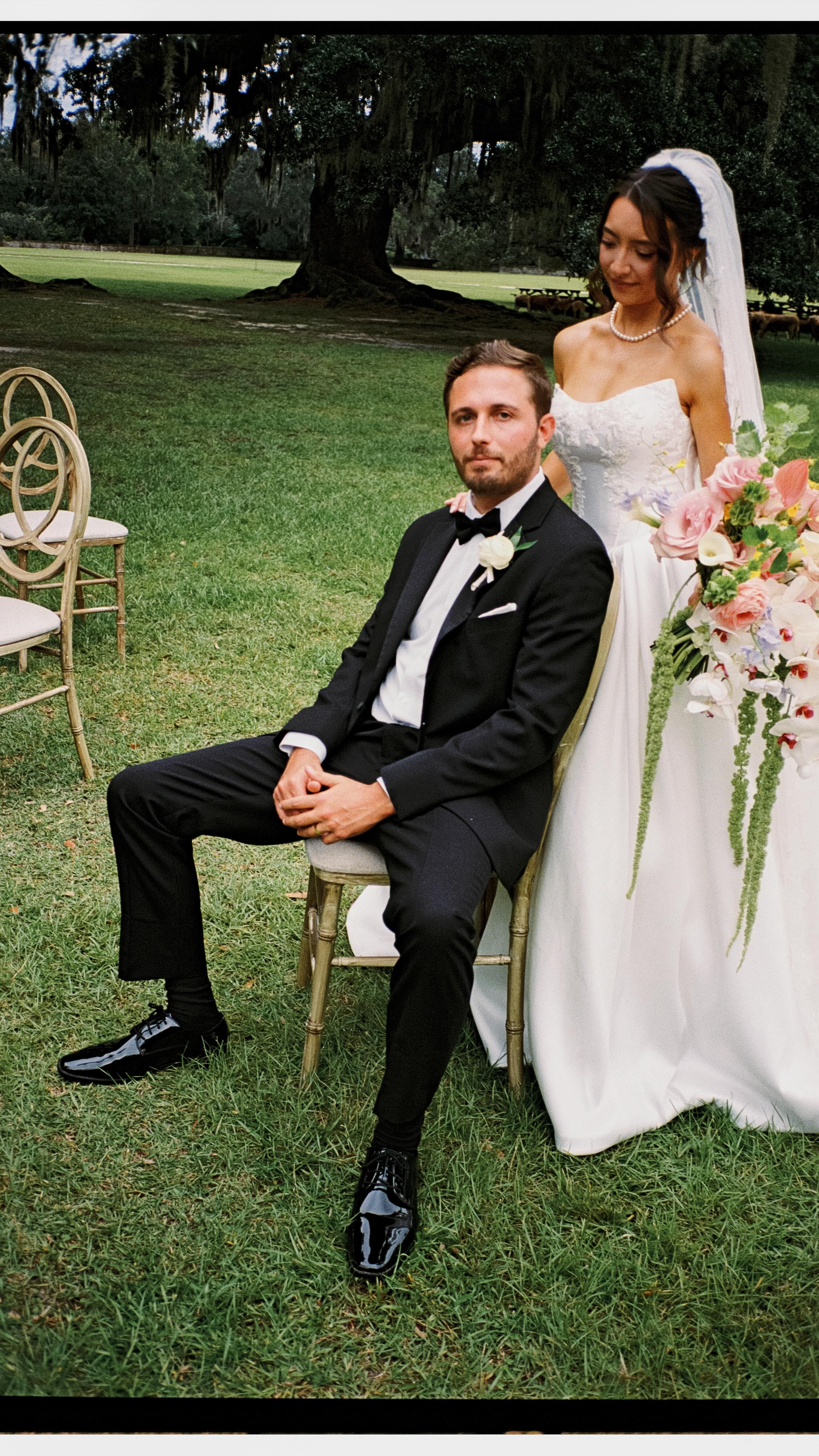 All in film 🎞️🫶 We still have some availability for 2026
#weddingfilm #weddingfilmphotographer #frenchweddingphotographer