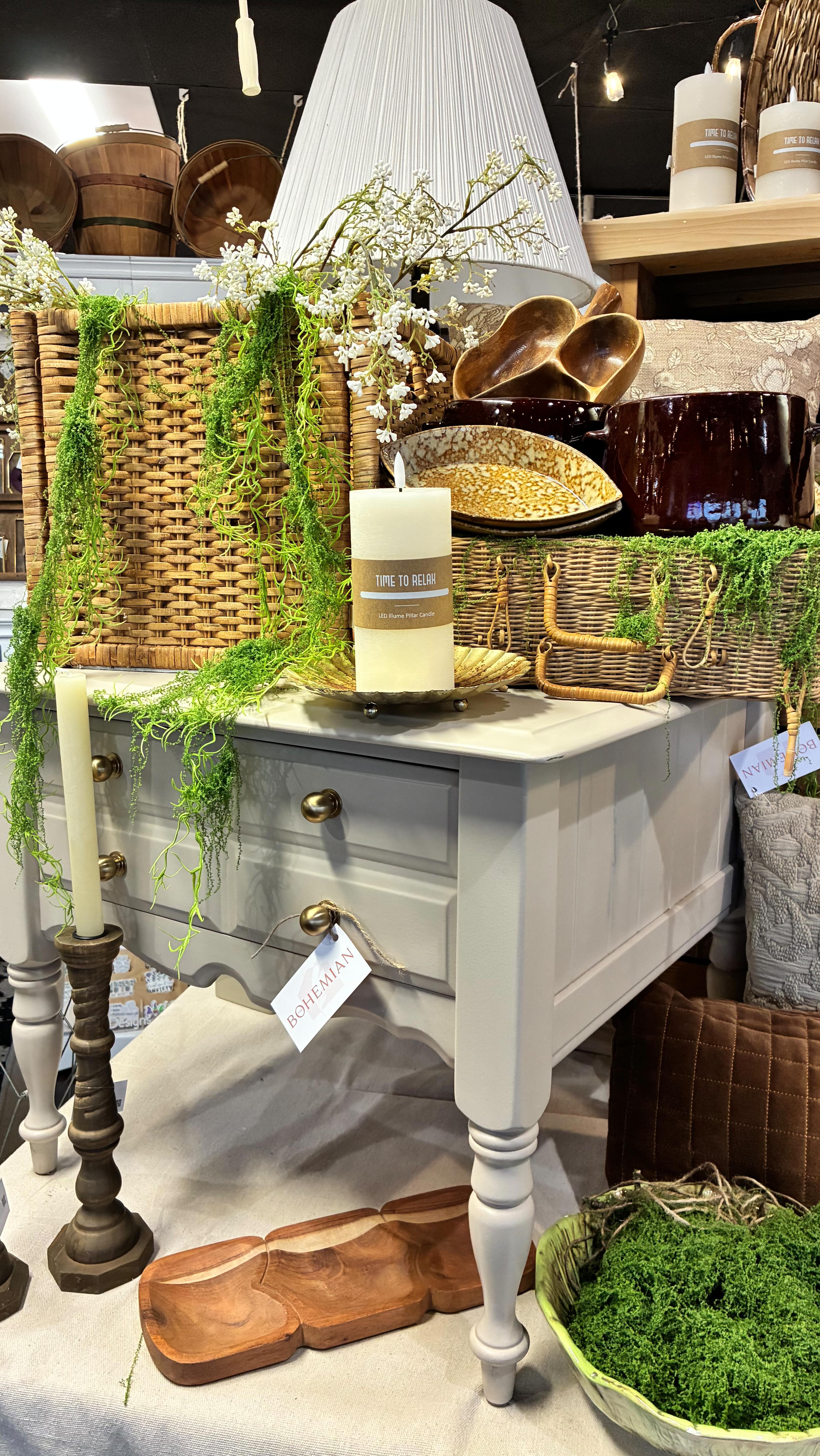 When one door closes, it’s an opportunity to put on another cute outfit. @jemalaneboutique has some of the cutest styles right now.
#cuteclothing #trendystyles #spokanesmallbusiness #bohovibes #fashion