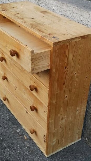 #roadsidefinds #uglyduckling #flippedfurniture #upcycling