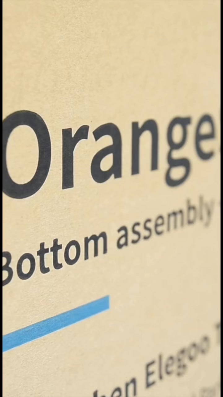BIG things happening here at Black Rook!
What are we building first?! The @elegoo OrangeStorm Giga gives us print up to 1 meter tall! Coolest suggestion gets printed first 👌🏼