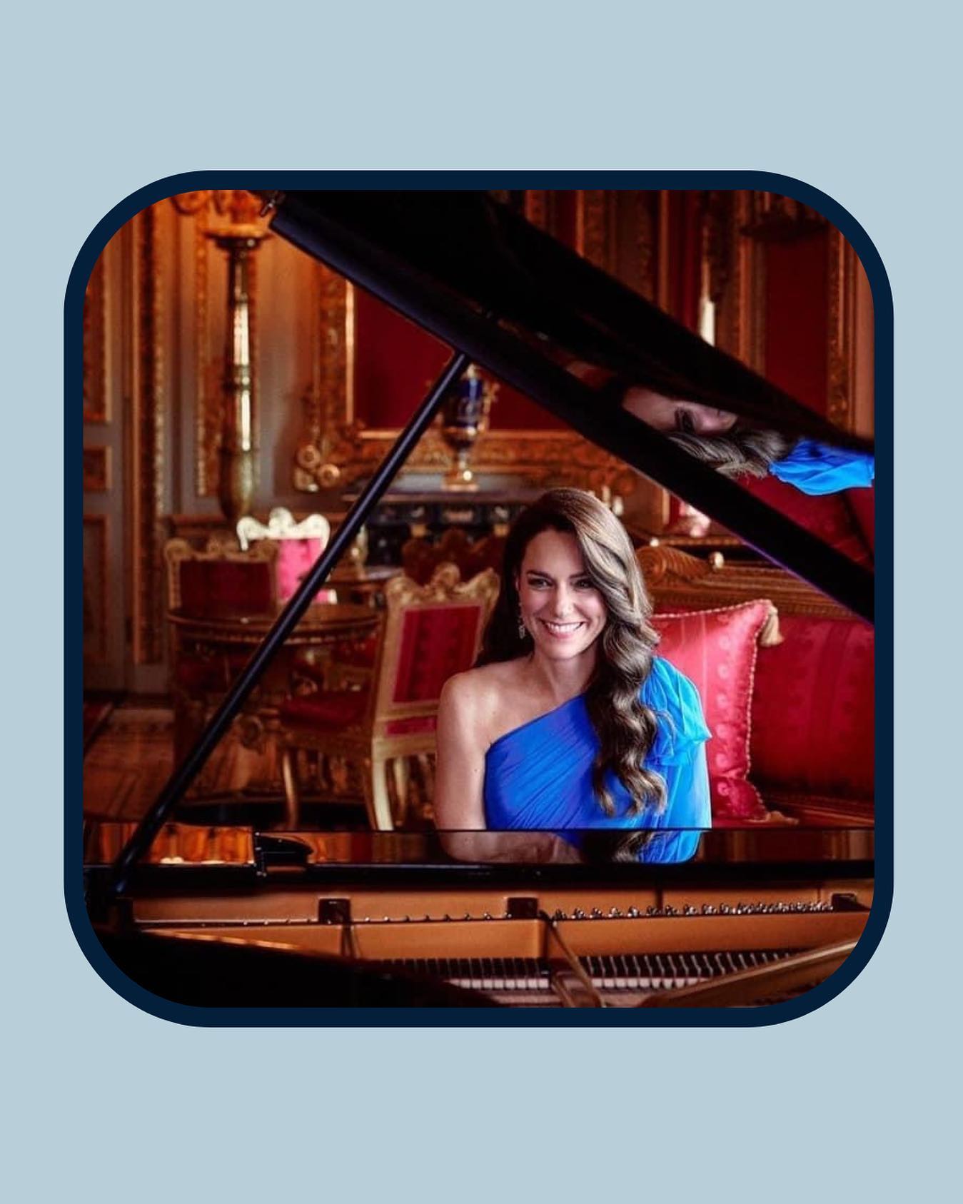 🇫🇷🇬🇧in comment
📸 Kate Middleton, une Princesse mélodieuse à l'Eurovision 2023 🎹🌟
#KateAtEurovision #RoyaleMelodies #Eurovision2023
Bonjour à tous ! Aujourd'hui, je suis ravi de vous parler d'un moment magique et inattendu lors de l'Eurovision 2023. La princesse Kate Middleton, qui est non seulement une icône de style, mais aussi une musicienne talentueuse, a fait sensation en jouant du piano ! 🎶✨
La mélodie qui a retenti dans l'air était à la fois envoûtante et captivante. Les notes s'élevaient avec grâce, tandis que Kate jouait avec une aisance remarquable. Sa passion pour la musique transpirait dans chaque mouvement, et nous étions tous envoûtés par sa prestation magistrale. C'était un moment qui restera gravé dans les mémoires de tous ceux qui ont eu la chance de le vivre. 🎵
Cette apparition de la princesse Kate Middleton à l'Eurovision 2023 a démontré une fois de plus son charisme, son talent et sa capacité à surprendre agréablement le public. En plus d'être une représentante royale, elle nous a rappelé qu'elle est aussi une artiste passionnée, capable de transmettre des émotions profondes à travers la musique. Une véritable princesse mélodieuse ! 👑❤️
Nous sommes privilégiés d'avoir pu assister à cette performance exceptionnelle de la princesse Kate Middleton lors de l'Eurovision 2023. Cela témoigne de la diversité des talents et des passions qui animent notre monde, et nous rappelle que même les personnalités les plus célèbres peuvent nous surprendre de la manière la plus merveilleuse qui soit. 🌟
Si vous avez également été touchés par la prestation de la princesse Kate Middleton à l'Eurovision, partagez vos émotions dans les commentaires ci-dessous. C'est un moment que nous ne sommes pas prêts d'oublier ! 📝💖
#MusiqueRoyale #TalentCaché #émotionmusicale