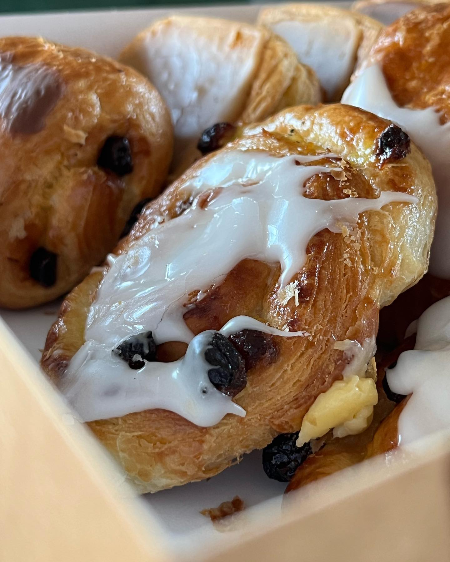 #foodpics definitely make you hungry. Check out my other food photographs in my bio 😄 📸
This one I took with my phone by the way and was unedited.
Don’t stress about camera gear, (lack of..) skills or what people will think. If it makes you happy, shoot 🥳🤳📷
#pastries #breakfast #food #bokeh #iphonephoto