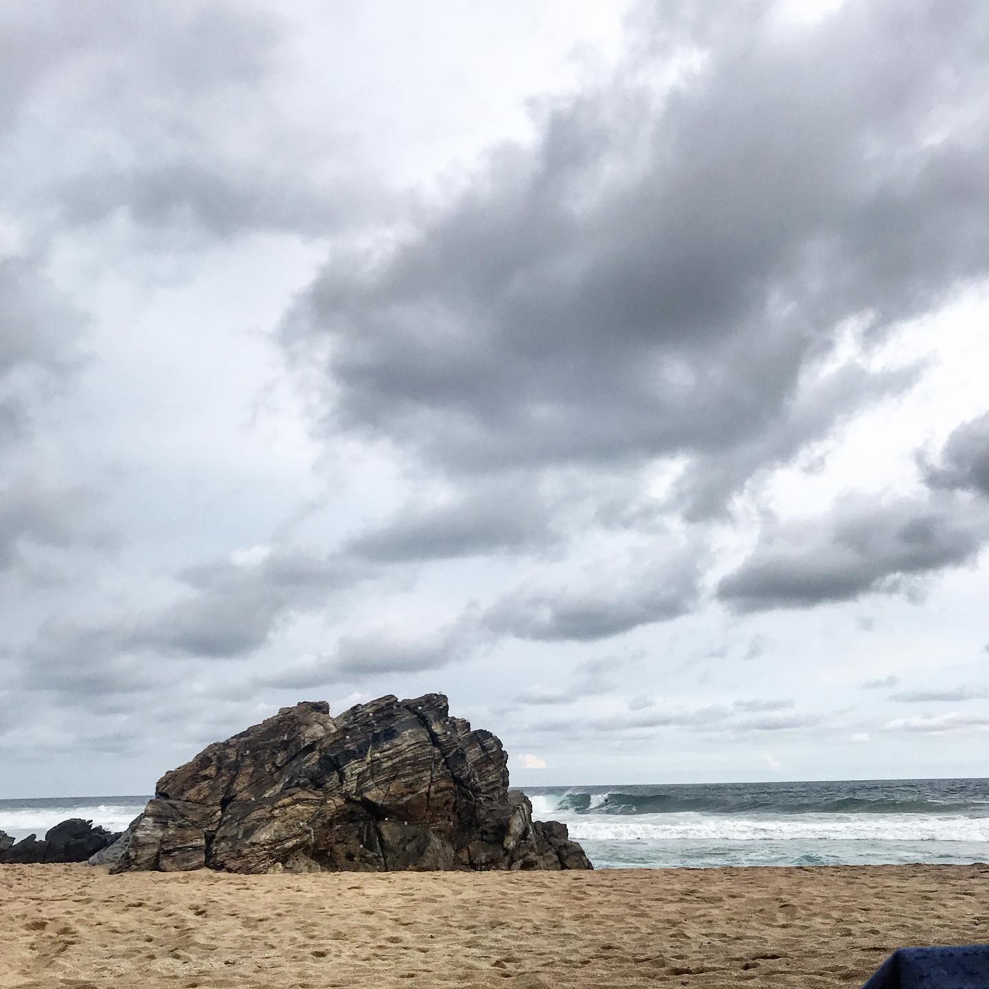 Con sol o nublado las playas mexicanas son y siempre serán lo máximo 👌🇲🇽🥰
.
.
.
.
.
.
.
.
.
#vidamexico #mexico #beach #clouds #summer #summervibes #travelmexico #travel #travelphotography #travelblogger #travelgram #travelholic #mexicolors #mexicomagico #mextagram #mexigers #igersoaxaca