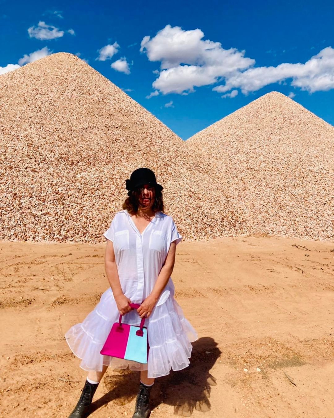 Elegant Emu Exclusive by CFFT…. The Wedge totally handmade, Fairtrade and fantastic … your standout statement bag $290… elegantemu.com/shop
#elegantemu #CFFT #cristinaforfairtrade #sayitfair #handmade #ethicalbrand #fairtrade #fairtradefashion #designerbags #slowfashion #womensbag #outbackqld #adavale #fashionlabel #freeshipping✈️✈️✈️ #onlineshopping #trendybag