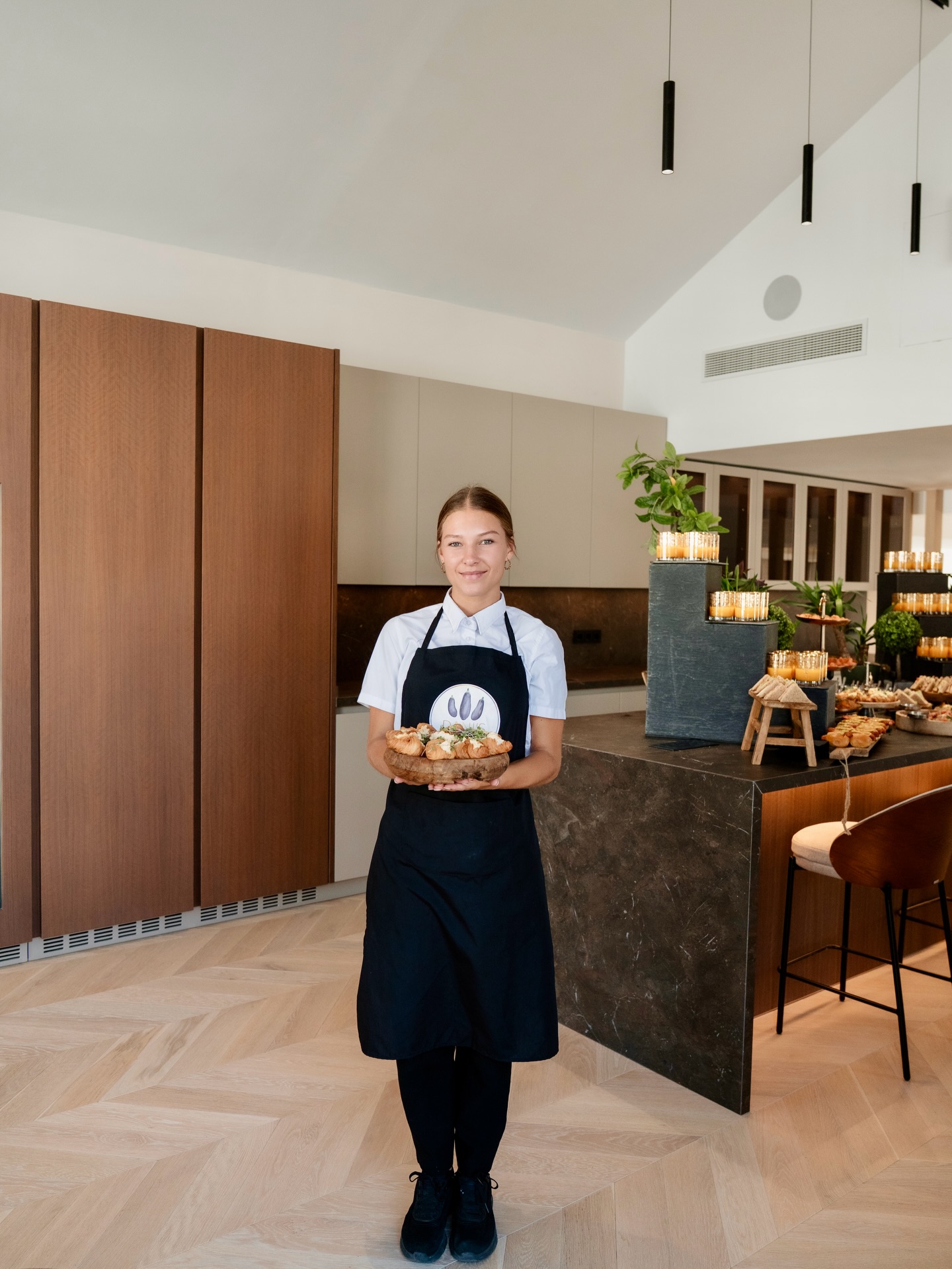 Events that feel just right 🥂
It’s about good timing, great food and an atmosphere where everything flows naturally.
At Dani’s Catering, we take care of the details so your event feels easy, balanced and memorable ✨💐
Let’s make it happen.
📞 +34 602 687 187
📧 Dani@daniscatering.es
#DanisCatering #MarbellaCatering