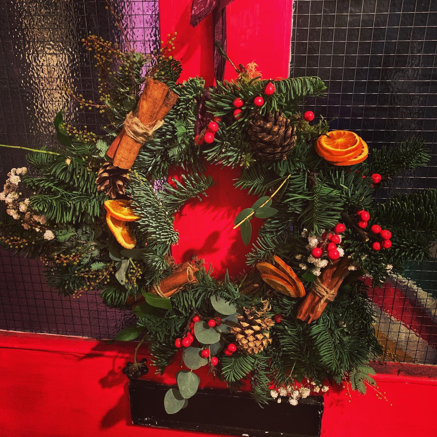 So this evening we did a group zoom wreath making session! Very much enjoyed the process even if the result is a little ‘rustic’...
#festive #wreathsofinstagram #wreathmaking #virtualevents #virtualwreathworkshop #more2celebrates #more2 #festivefun #crafty #picoftheday #remoteworking #officechristmasparty