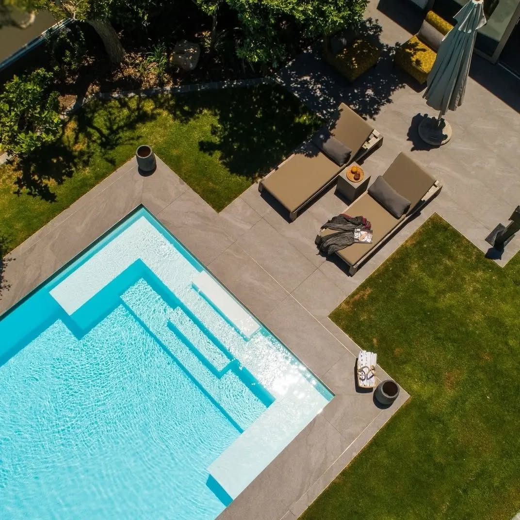 Camps Bay pool
@uvuyogroup #pool #campsbay #Capetown #masterpiece_architects