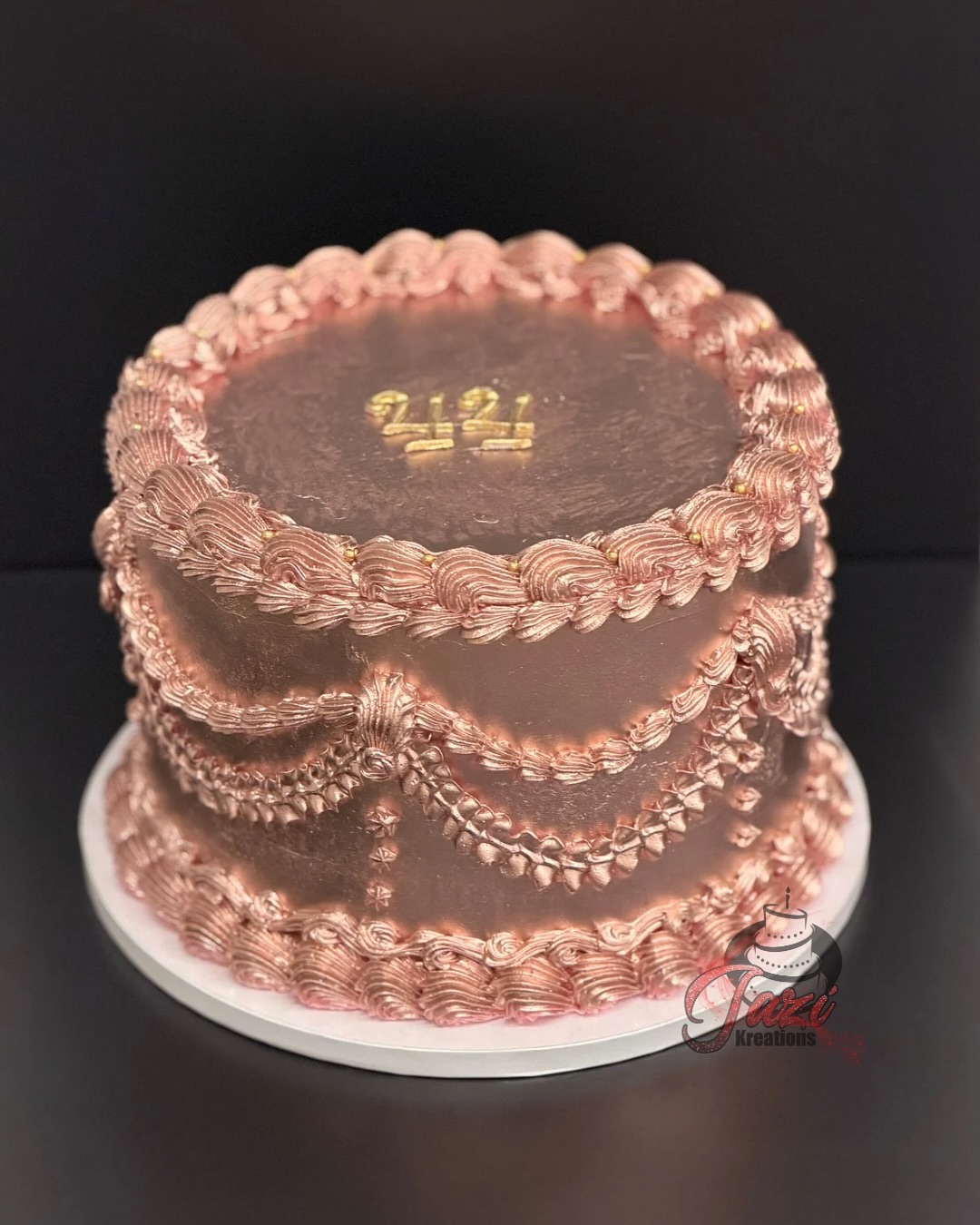 Timeless elegance for a milestone celebration ✨
This rose-gold vintage cake was created to celebrate a fabulous 44th birthday , featuring intricate piping, soft metallic tones, and delicate details that never go out of style.
Perfect for those who love a classic yet luxurious look.
Custom cakes are available for all ages and occasions.🎉
Book ahead to secure your date, send me a DM or visit my website to inquire. 📩
-
-
-
#44thBirthdayCake #VintageCake #RoseGoldCake #ElegantCake
#CustomBirthdayCake #MilestoneBirthday #LuxuryCake
#ClassicCakeDesign #jazikreations