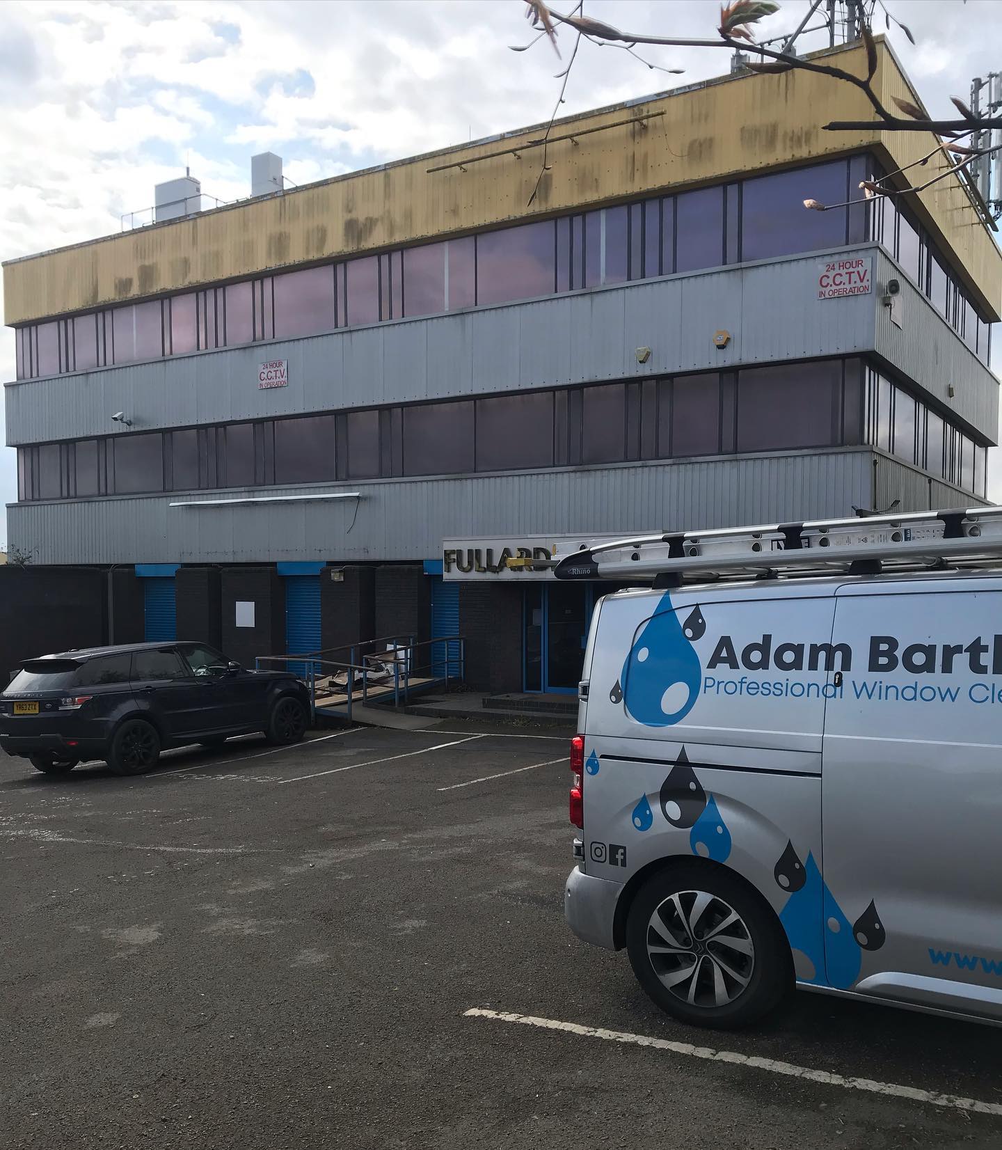 Another office block to add to our commercial contracts, and complete today..
Does your business or place of work require a window cleaning service? If so feel free to get in touch today..
📍Birmingham + Walsall 📍
⭐️Professional ⭐️Quality ⭐️ Reliable ⭐️
✨Over 10 Years Experience✨
🏡Residential + Commercial 🏢
🌏 www.adam-bartlett.co.uk
📧 info@adam-bartlett.co.uk
📞 07760713218
#windowcleaners #windowcleaning #commercial #residential #birmingham #walsall #birminghamlife #walsalllife #walsallwindowcleaner #birminghamwindowcleaner #shoplocal #supportsmallbusiness #supportlocal #businesstobusiness