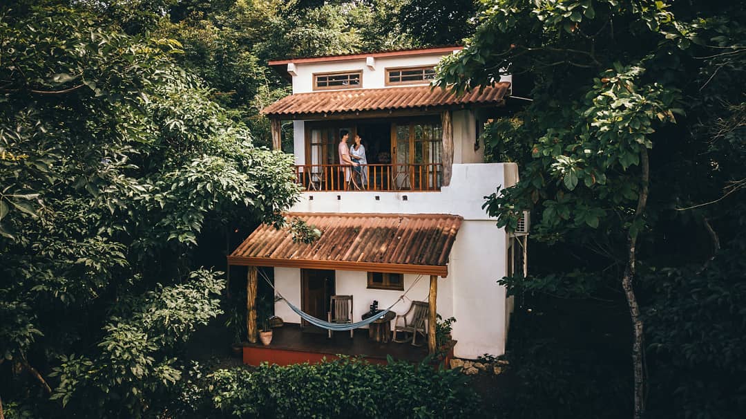 Treehouse ⬆️
Cedro Espino ⬇️
Which room would you choose?
¿Que habitacion elegirias?
📷@emitephotography
#cambutal #azuero #panama #lafincacambutal #boutiquehotel #adventuretime #pacific