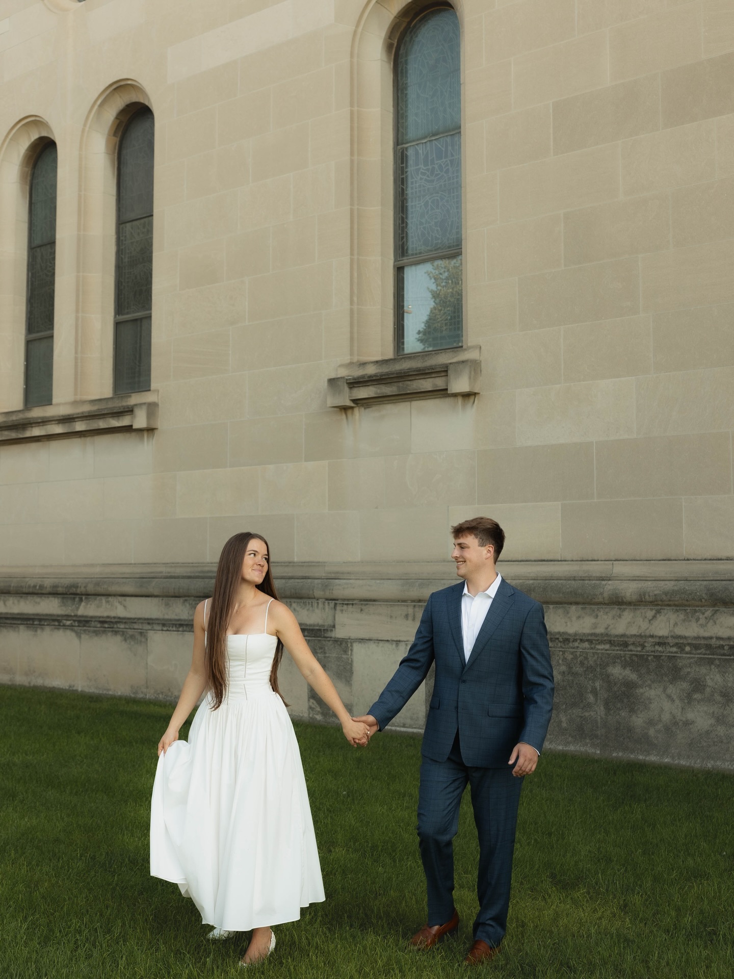 White dresses on the feed, always🦢🤍🕊️
#intimateweddingphotographer #neweddingday #smallweddingphotographer #engaged #engagementringinspiration