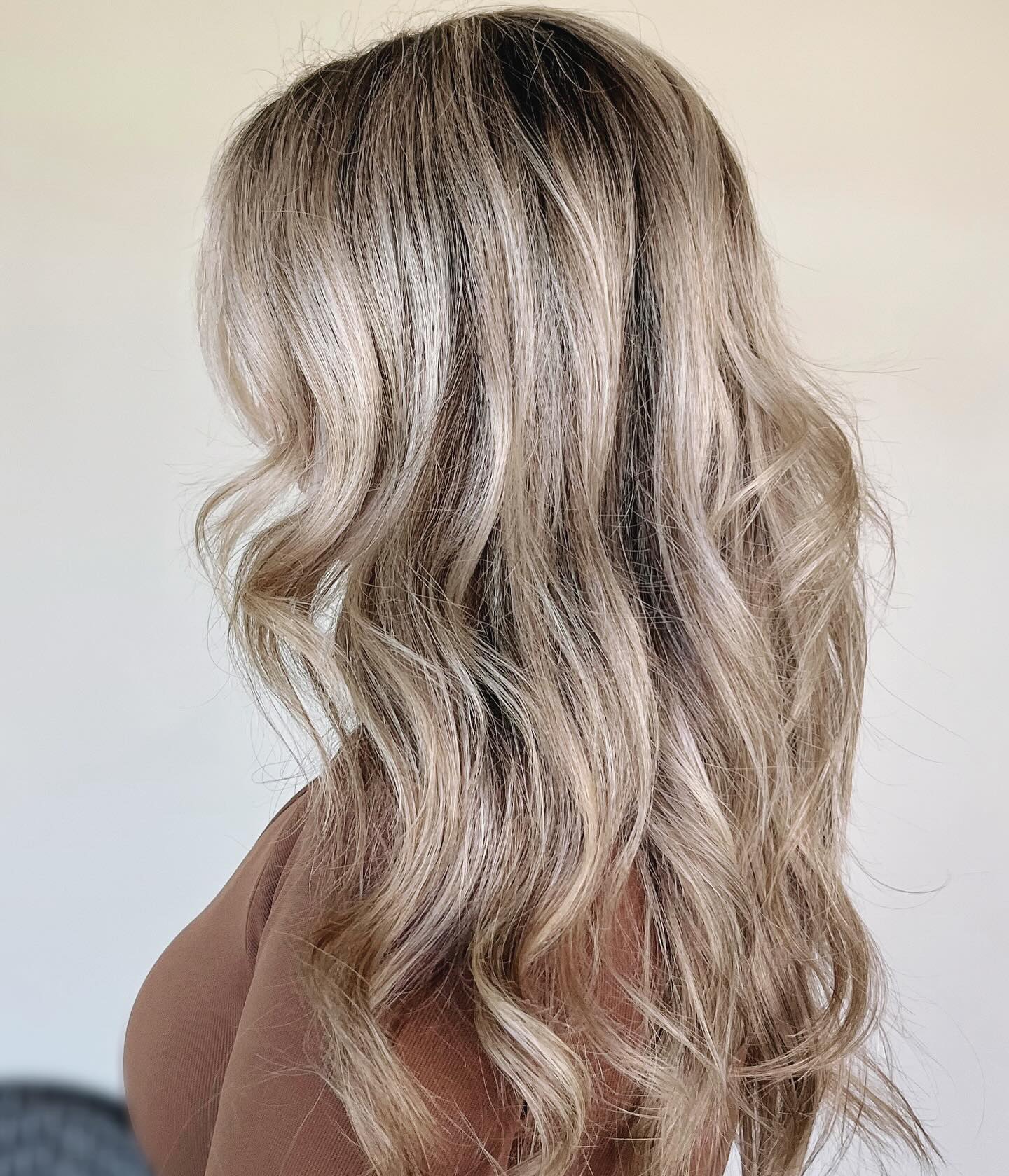 Sometimes you just need a midday wash and blow out.
✿
✿
✿
#southwindsorsalon #ctcolortrasformation #cthairsalon
#southwindsorsalon #ctsalon #manchesterct #manchestersalon #vernon #vernonsalon #ctstylist #cthairsalon #southwindsor #southwindsorct #studio549southwindsor #cthair