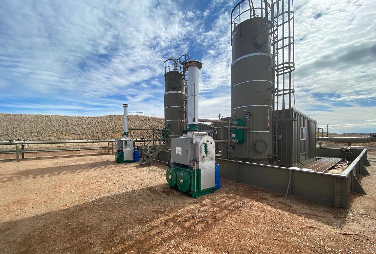 CWT is an indirect heating system that is designed to heat crude oil for processing purposes. CWT patented technology uses steam to indirectly heat crude oil, making it much safer, more cost effective, and better for the environment than the traditional firetube systems that are currently used today.
-
-
-
#reduceenvironmentalfootprint #ept #cwt #oilandgas #newtechnology