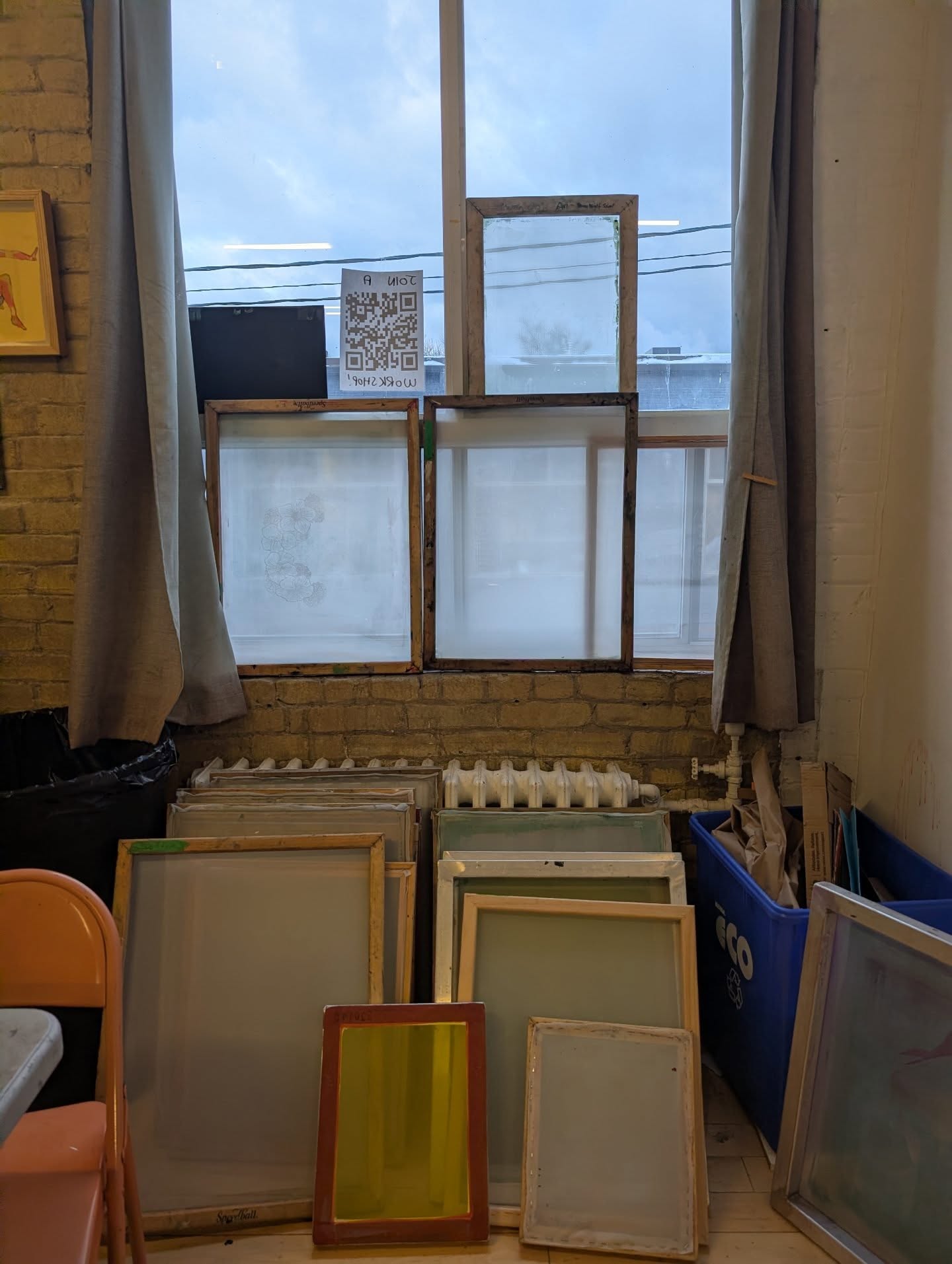 Rolled up our sleeves to reclaim a good number of our screens today. Now these refreshed beauties are ready for a new coat to make a new print!
Want to learn how to screen print? Join us for our next one day intensive on Saturday, March 7 from 11am to 4pm. Registration, fees and details at link in bio or www.inprintcollective.com/join-a-workshop.
ID: a shot of a studio window that has a number of different sizes of screens piled around it.