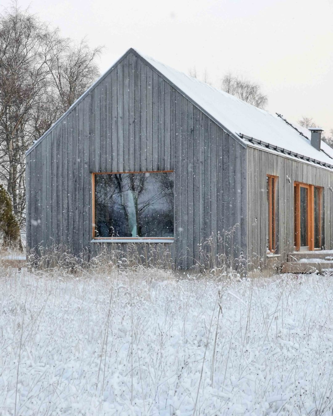 Winter is wonderful especially when the snow covers the landscape in a peaceful solitude. Here is a collection of MNY designs in winter dress.
Image 1: Åkerudden
Image 2: Cabin in Alaska, render by @aisto.fi
Image 3: Two Sisters BY @multifoto.fi
#scandinavian #architecture #design #scandinaviandesign #nordicdesign