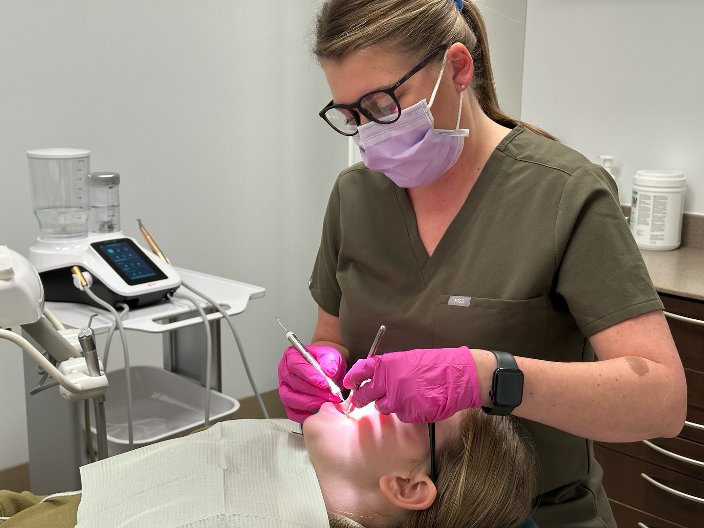 Welcome to Norfolk Smile Co! 🦷✨
Your smile makeover journey begins in Port Dover. At Norfolk Smile Co, personalized dental care meets a warm, inviting atmosphere. Led by Amanda Kovacs, RDH, the practice offers dental hygiene services tailored for you and your family.
Services Offered:
• Professional cleanings (Guided Biofilm Therapy)
• Periodontal maintenance
• Teeth whitening services
• Oral health education
Norfolk Smile Co prioritizes your comfort, ensuring a calming environment for all dental hygiene needs.
Flexible appointment options are available, including evenings and weekends upon request.
Ready to brighten your smile? Reach out to Norfolk Smile Co today to schedule an appointment!😁
@norfolksmileco
#NorfolkSmileCo #PortDover #DentalHygiene