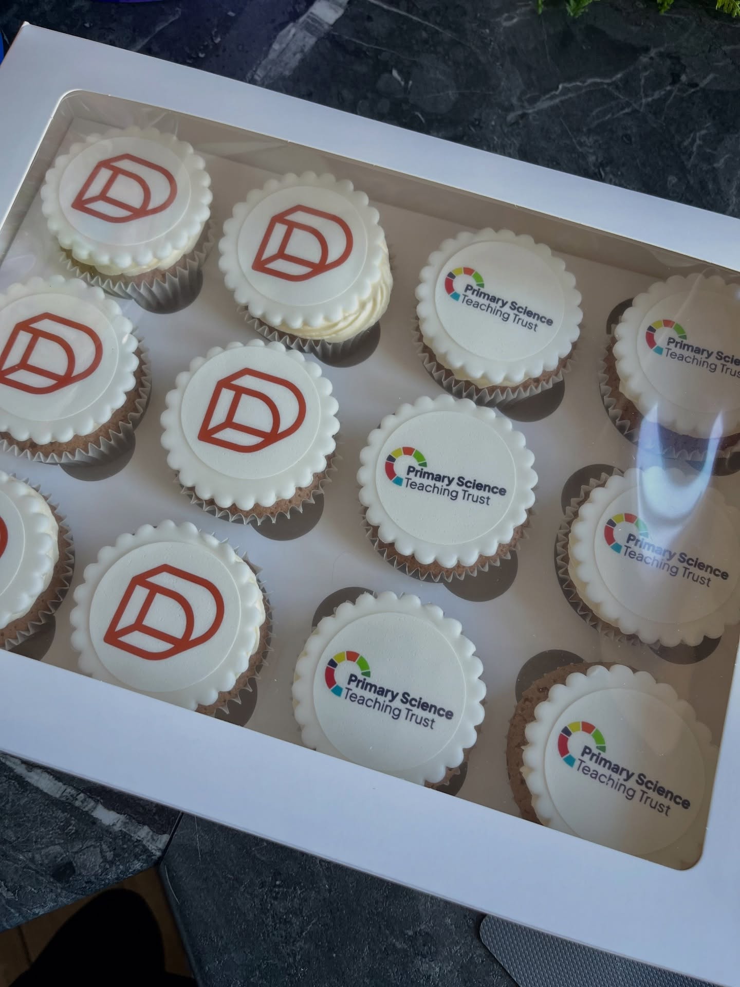 Did you know we can create corporate cupcakes for events and business milestones? Here’s some we did for @desklodge_bristol & Primary Science Teaching Trust.
.
.
.
#bakeit #bakersofinstagram #buttercreamcake #cakedecorator #cakecakecake #cakedesign #cakeart #cakesofig #cakedecorating #cakesofinstagram #corporateeventplanning #corporatecupcakes