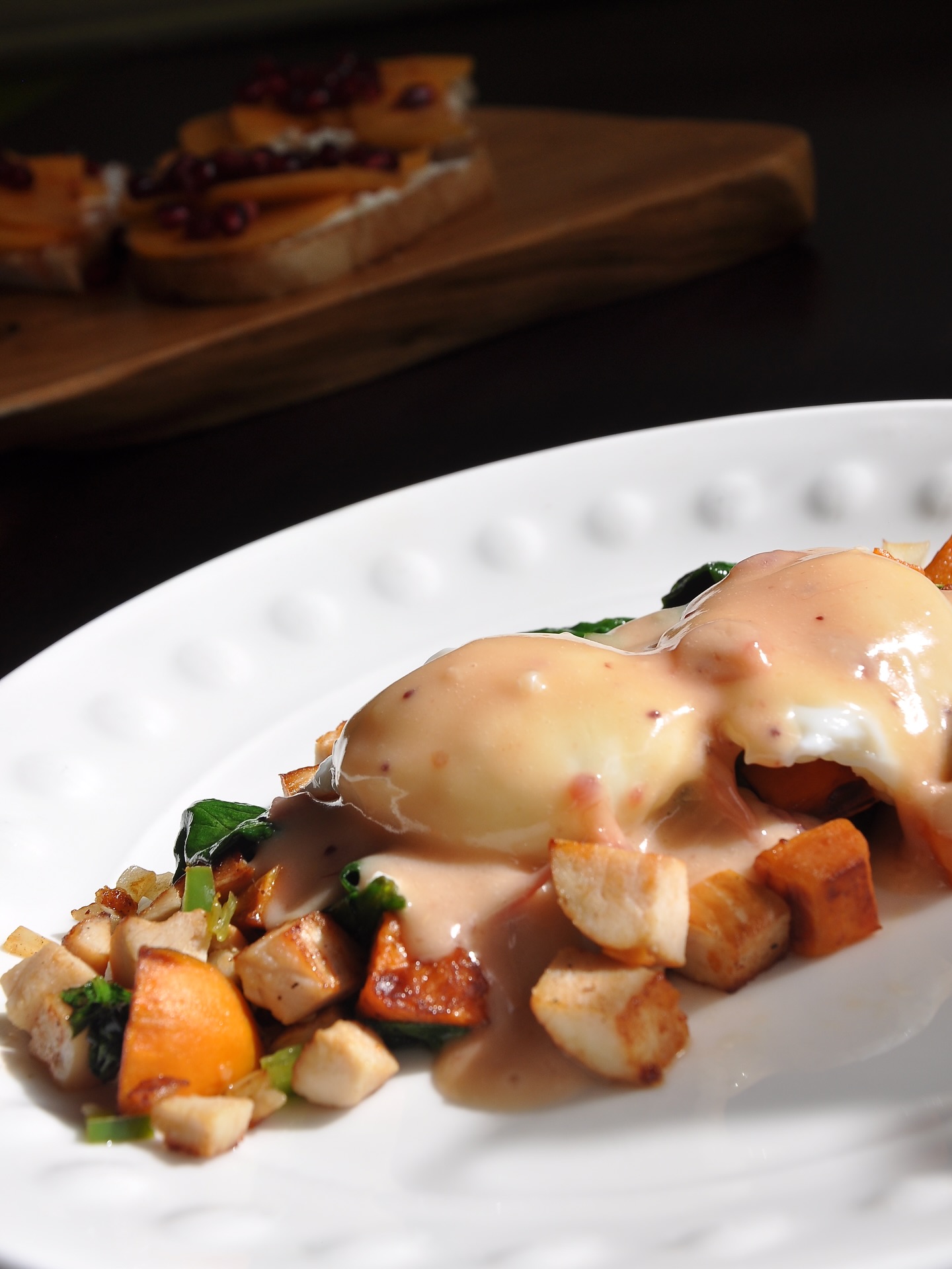 Morning light in Wailuku ☀️
Golden skies outside, turkey yam hash on the table—slow mornings done right.
.
.
.
#sixtytwomarcket #sixtytwomarcketwailuku #wailukutown