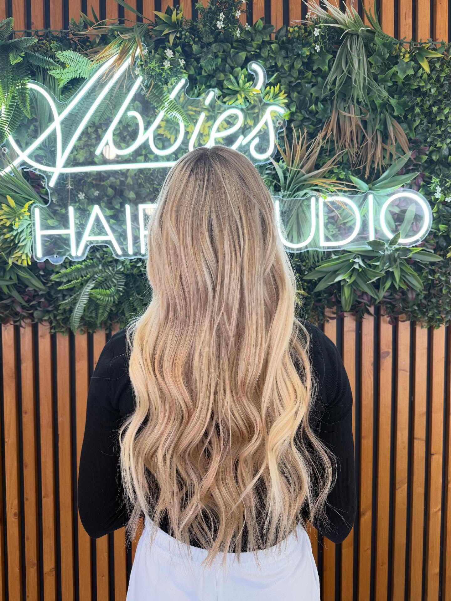 It’s giving princess vibes 👸🏼🤍 a t-section of highlights and a full head of 22” tape extensions 🫶🏼
#haircolour #haircolor #hairdye #hairdo #haircut #longhairdontcare #braid #fashion #straighthair #longhair #style #straight #curly #blonde #brunette #hairoftheday #hairideas #perfectcurls #hairfashion #hairofinstagram #loreal#lorealpro #balayage #sunkissed #blondebabe #brunettebabe #extensions #tapeextensions