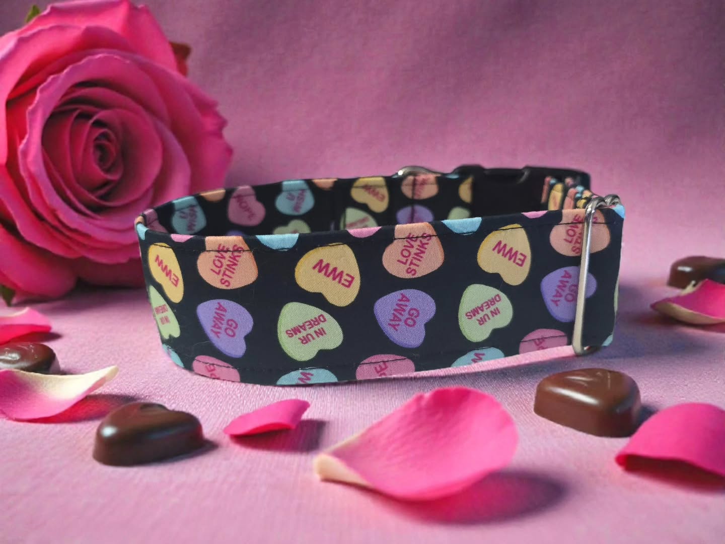 2" Buckle Collar - custom order
Make sure you get your Valentine's Day orders in soon!
#valentine #doggyvalentine #dogproducts #dogcollar #antivalentinesday